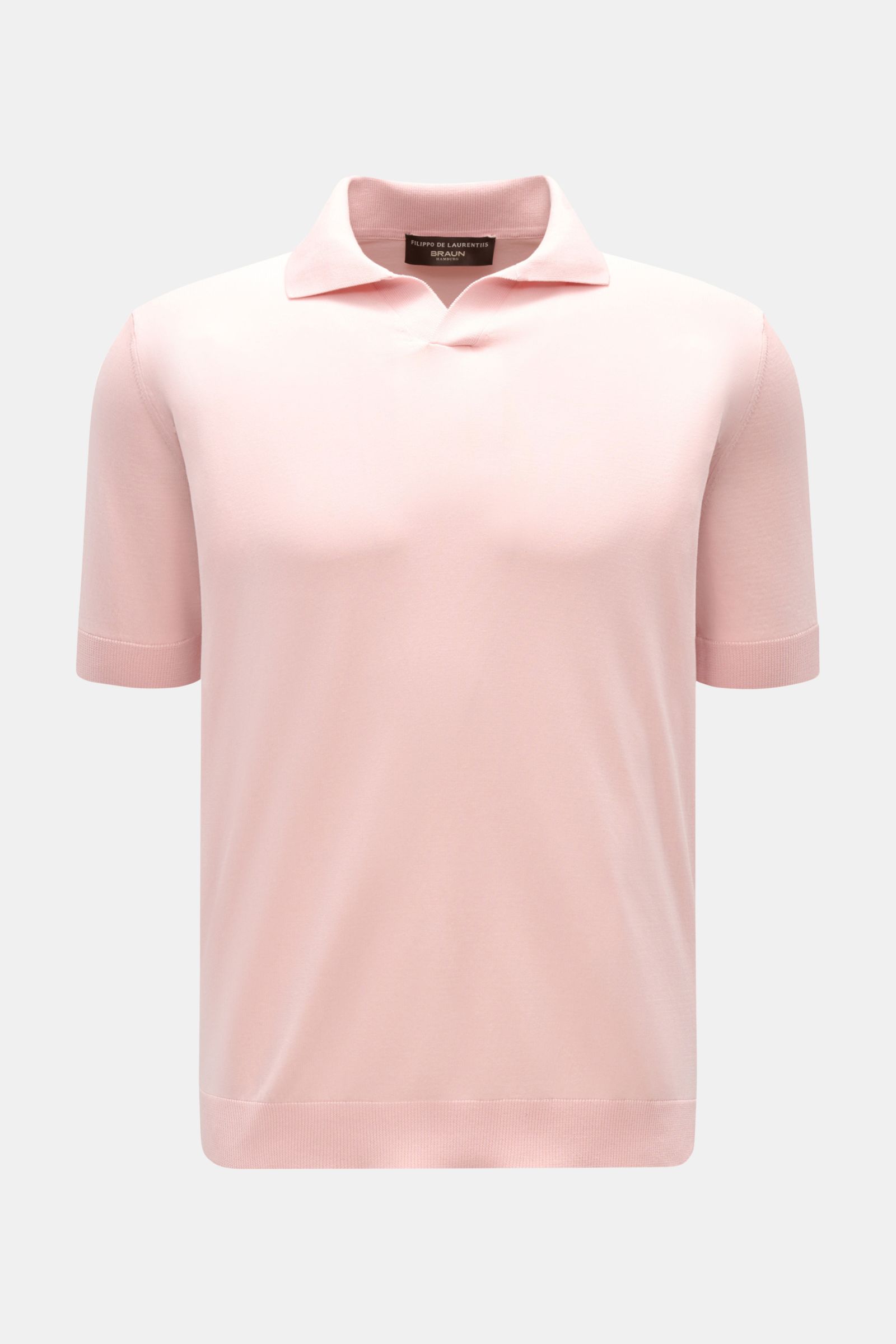 Front view of Filippo de Laurentiis Kurzarm-Strickpolo rosé, a slim fit short-sleeve knit polo in fine pure cotton with typical collar, open placket, and ribbed cuffs. Sommerliche Eleganz in entspannter Form: Das Kurzarm-Strickpolo von FILIPPO DE LAURENTI