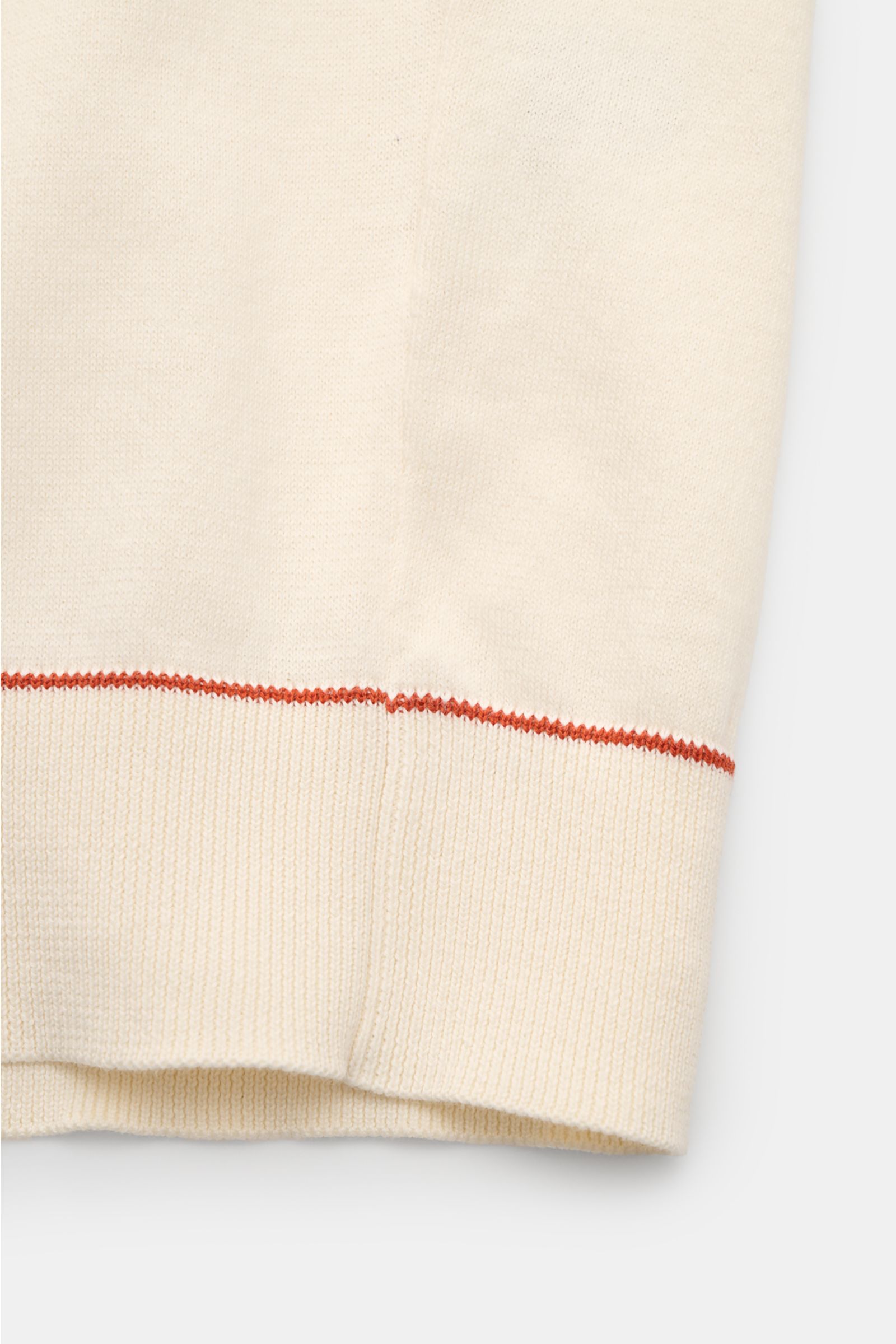 Alt-Tag (124 Zeichen):
Nahaufnahme des Filippo de Laurentiis Kurzarm-Strickhemd creme mit Kontraststreifen, weichem Baumwoll-Strick und Rippbündchen.