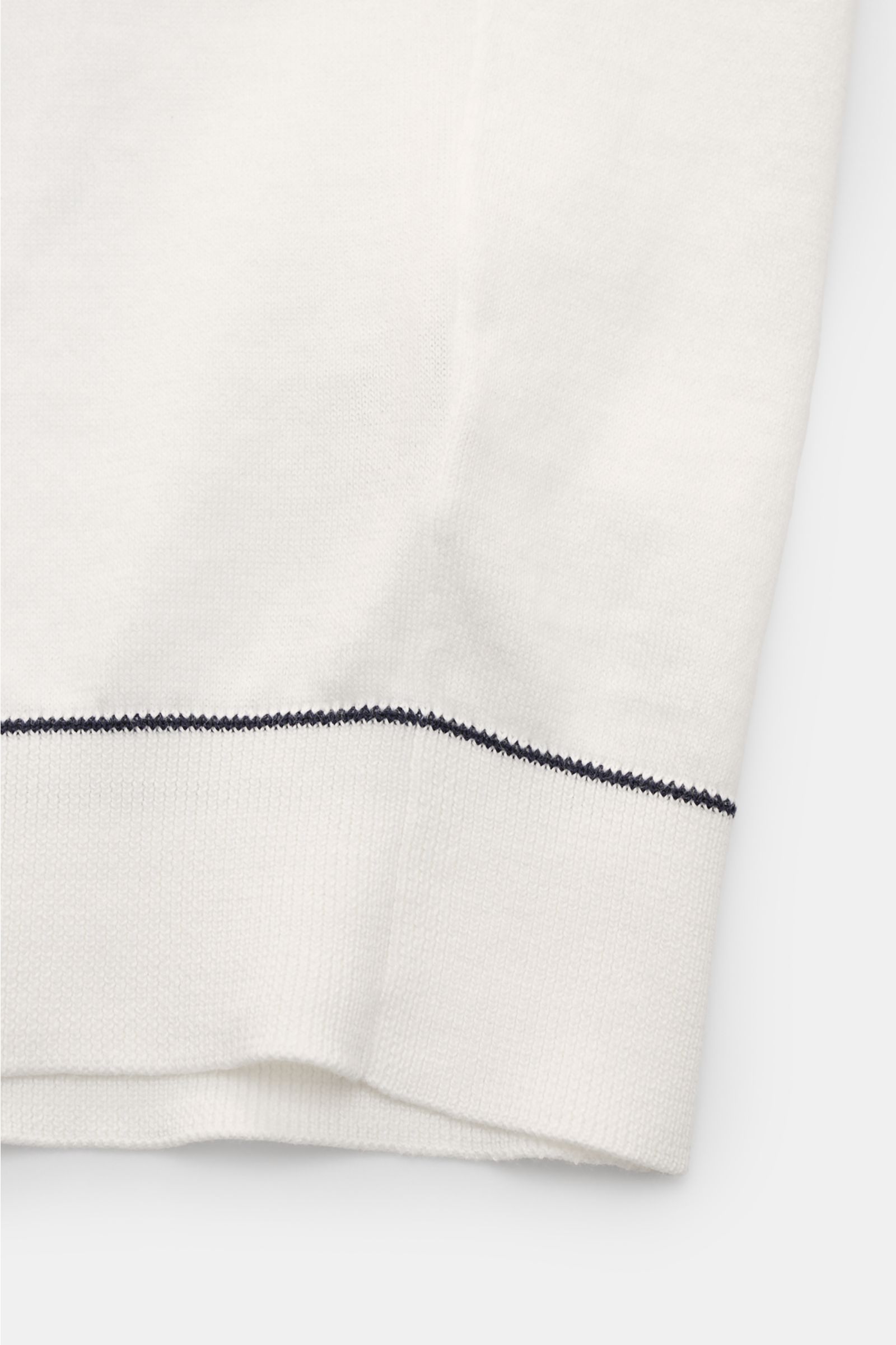 Filippo de Laurentiis Kurzarm-Strickhemd offwhite, Nahaufnahme von unten, reine Baumwolle, weicher Griff, feines Strickbild, Slim Fit, Polokragen, Kontraststreifen, Rippbündchen.