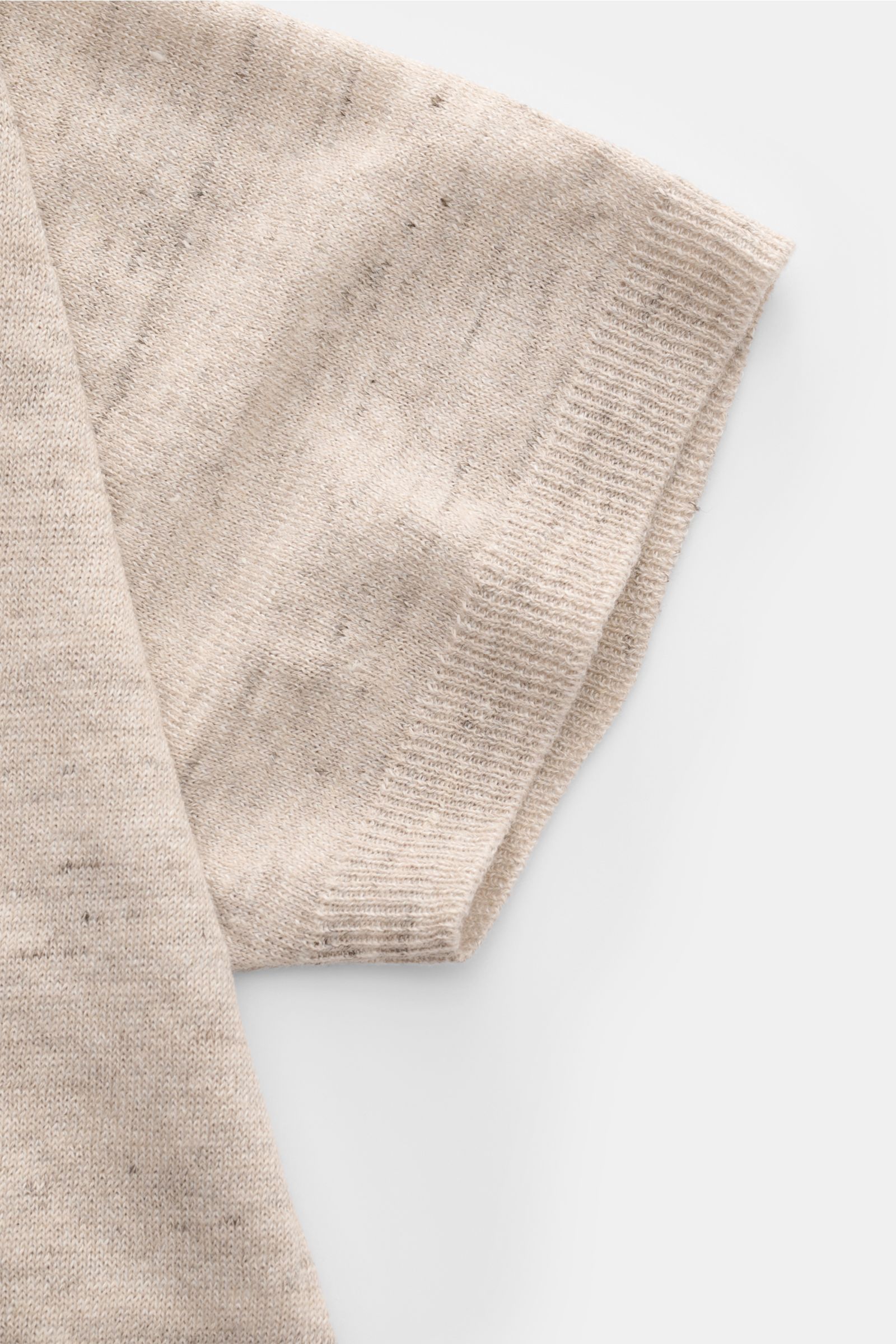 Filippo de Laurentiis Kurzarm-Strickpolo 'Skipper' grau/beige meliert, Detailansicht Ärmelbündchen, Leinen-Baumwoll-Mix, Slim Fit, feines Strickbild, Polokragen, offener Kragen, weicher Griff.
