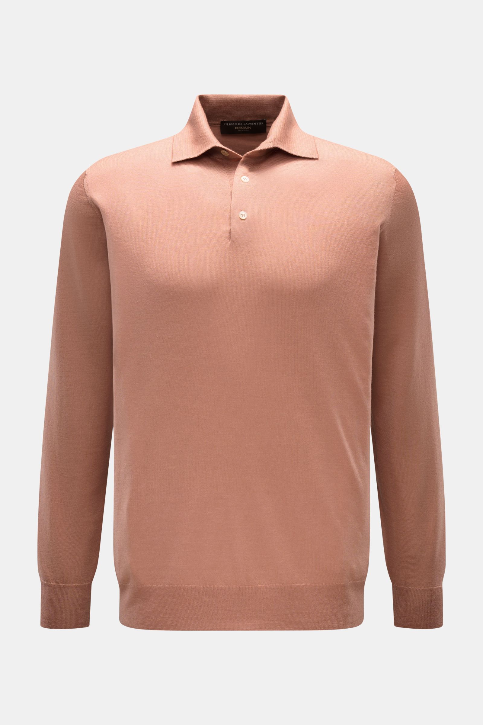 Filippo de Laurentiis Strickpolo apricot, frontale Nahaufnahme, Slim Fit, aus Cashmere-Seide mit Polokragen, Rippbündchen, Drei-Knopf-Leiste, feines Strickbild, sommerlicher Luxus.