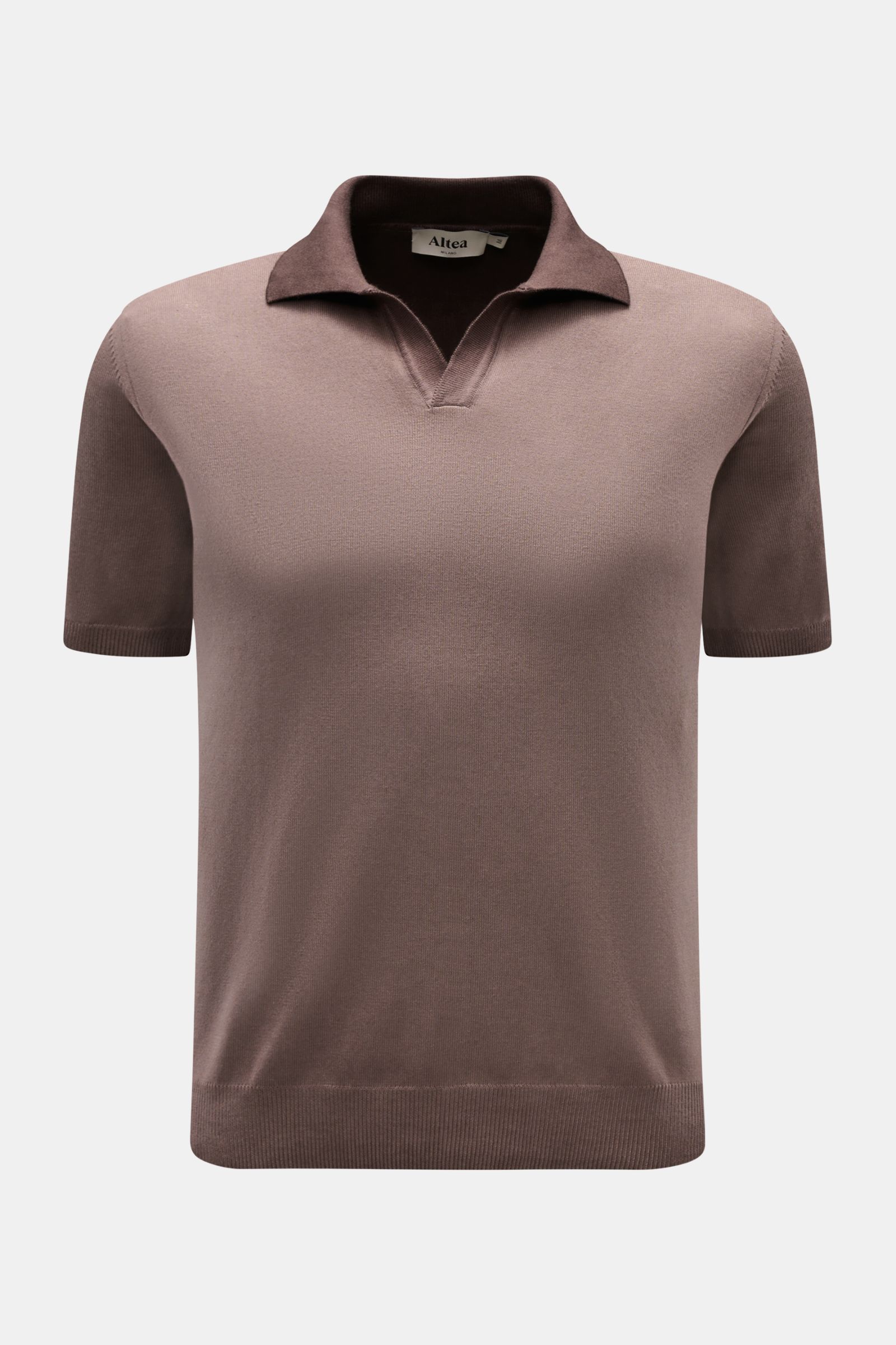 Altea Kurzarm-Strickpolo graubraun, Slim Fit, reine Baumwolle, weicher Griff, feines Strickbild, klassischer Polokragen, offene Kragenleiste, Rippbündchen, frontale Ansicht.