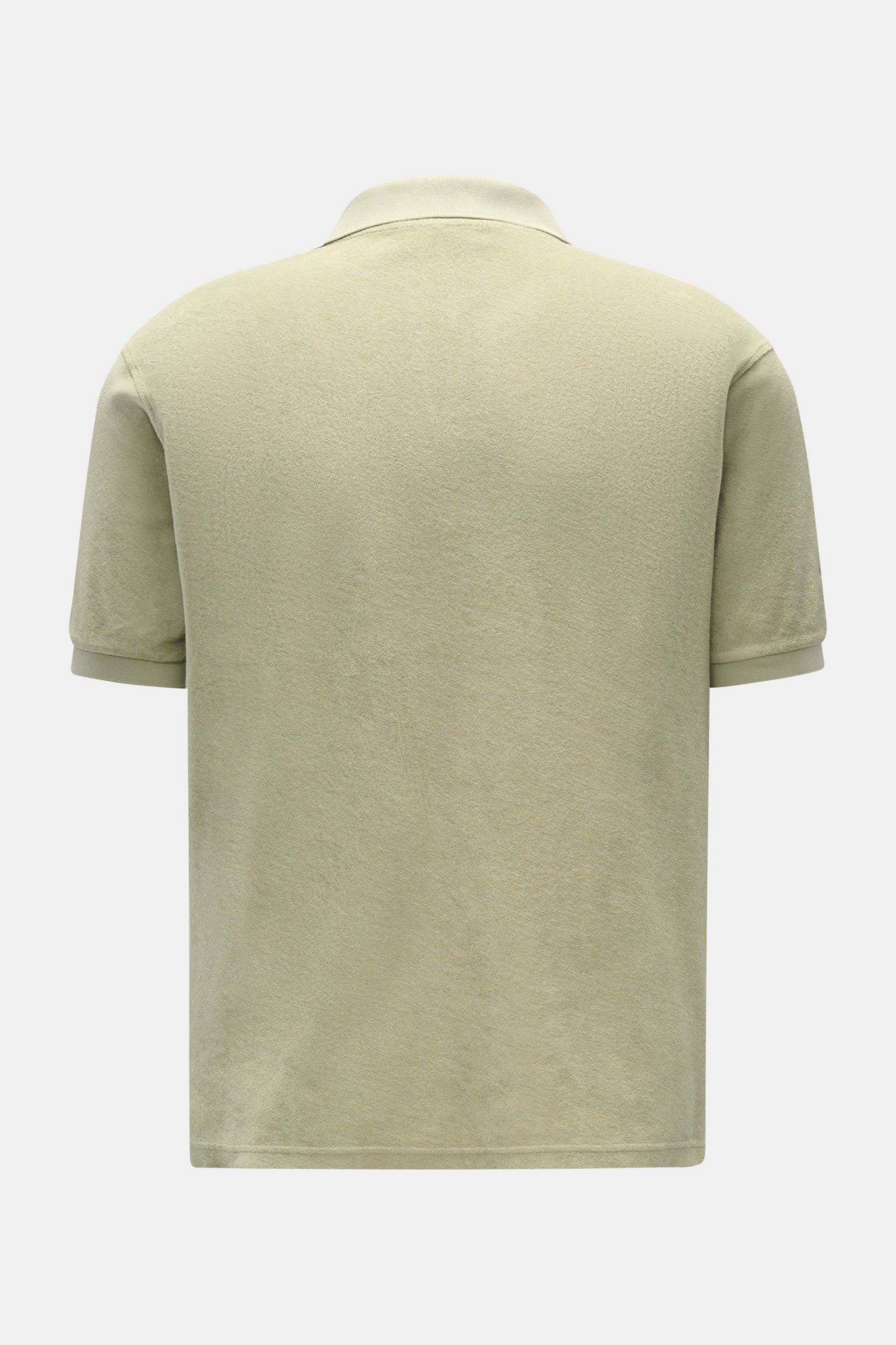 Rückansicht des 04651/ A trip in a bag Frottee-Poloshirt 'Terry Johnny' salbei aus Baumwoll-Frottee, Regular Fit, mit Polokragen und kurzen Saumschlitzen.