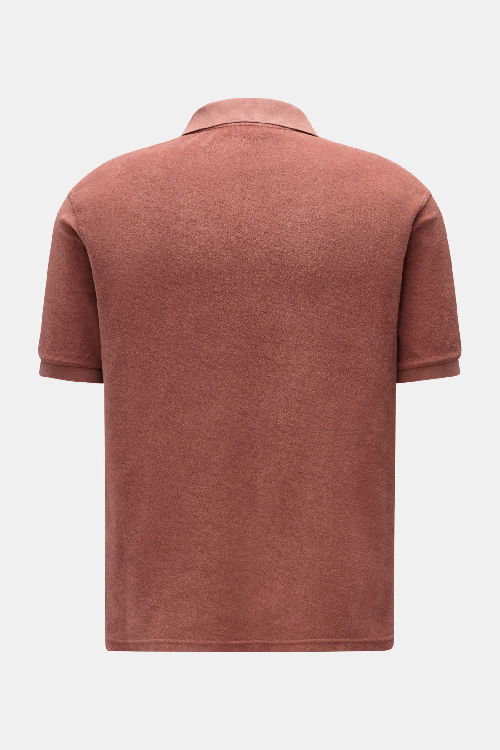 04651/ A trip in a bag Frottee-Poloshirt 'Terry Johnny' rostbraun, Rückansicht, Kurzarm, Baumwoll-Frottee, Regular Fit, Polokragen, Saumschlitze.