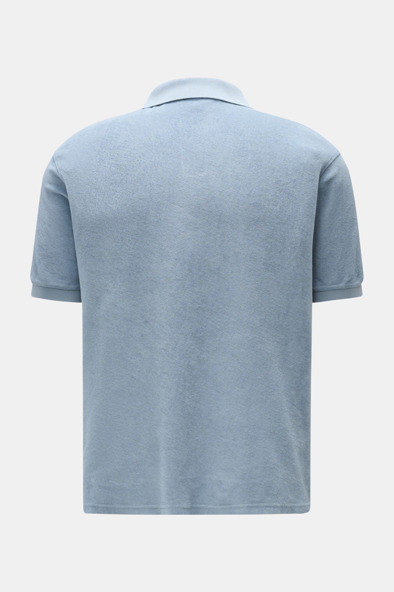 Back view of 04651/ A trip in a bag Terry polo shirt 'Terry Johnny' smoky blue, made of soft cotton terry, short sleeves, regular fit.

Description: Holiday feel you can wear: This short sleeve polo shirt in comfortable cotton terry by 04651/ A TRIP IN