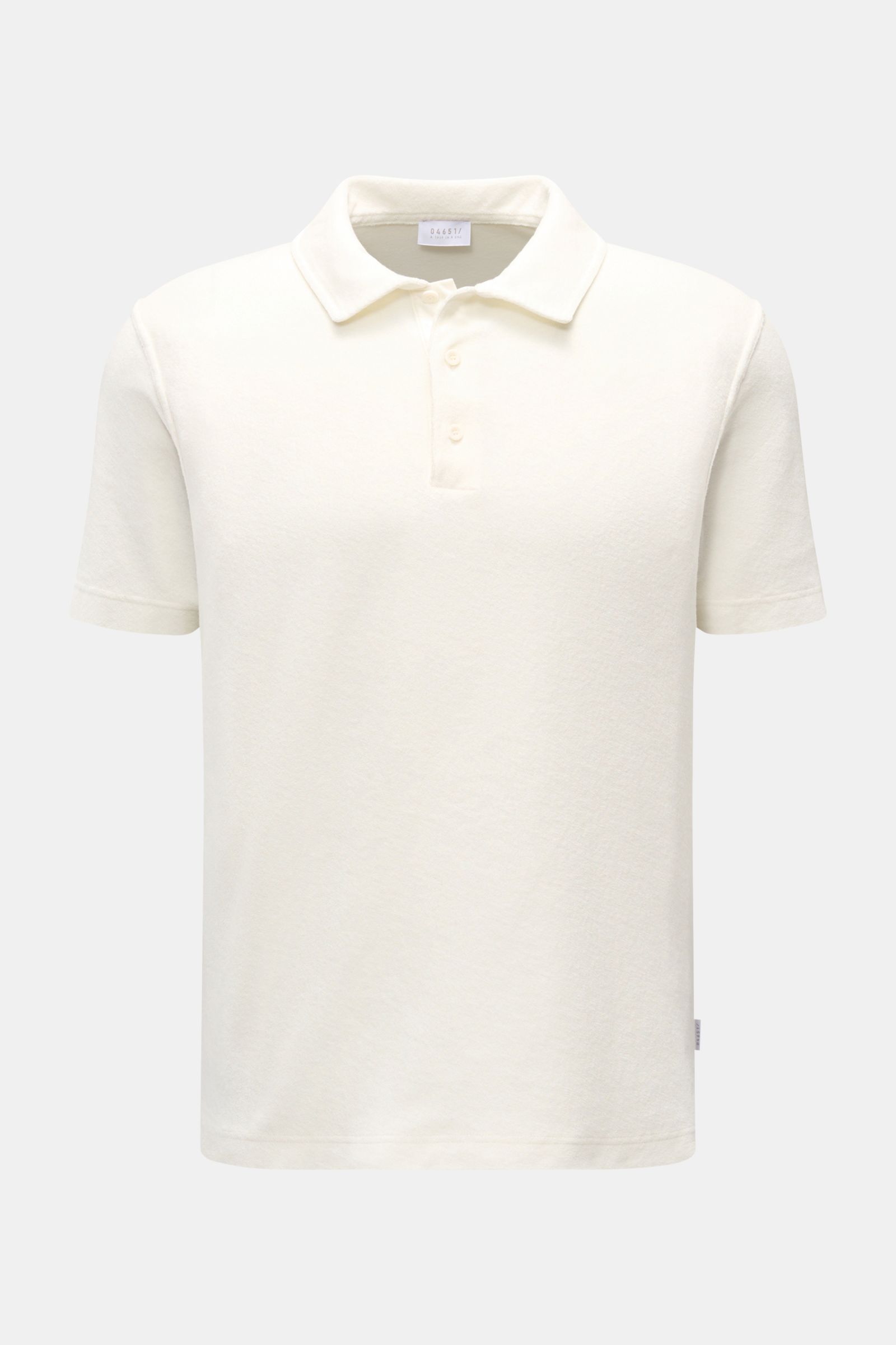 Frontale Aufnahme des offwhite 04651/ A trip in a bag Frottee-Poloshirt 'Terry Polo' aus reiner Baumwolle, Regular Fit mit Polokragen, Knopfleiste und Saumschlitzen.