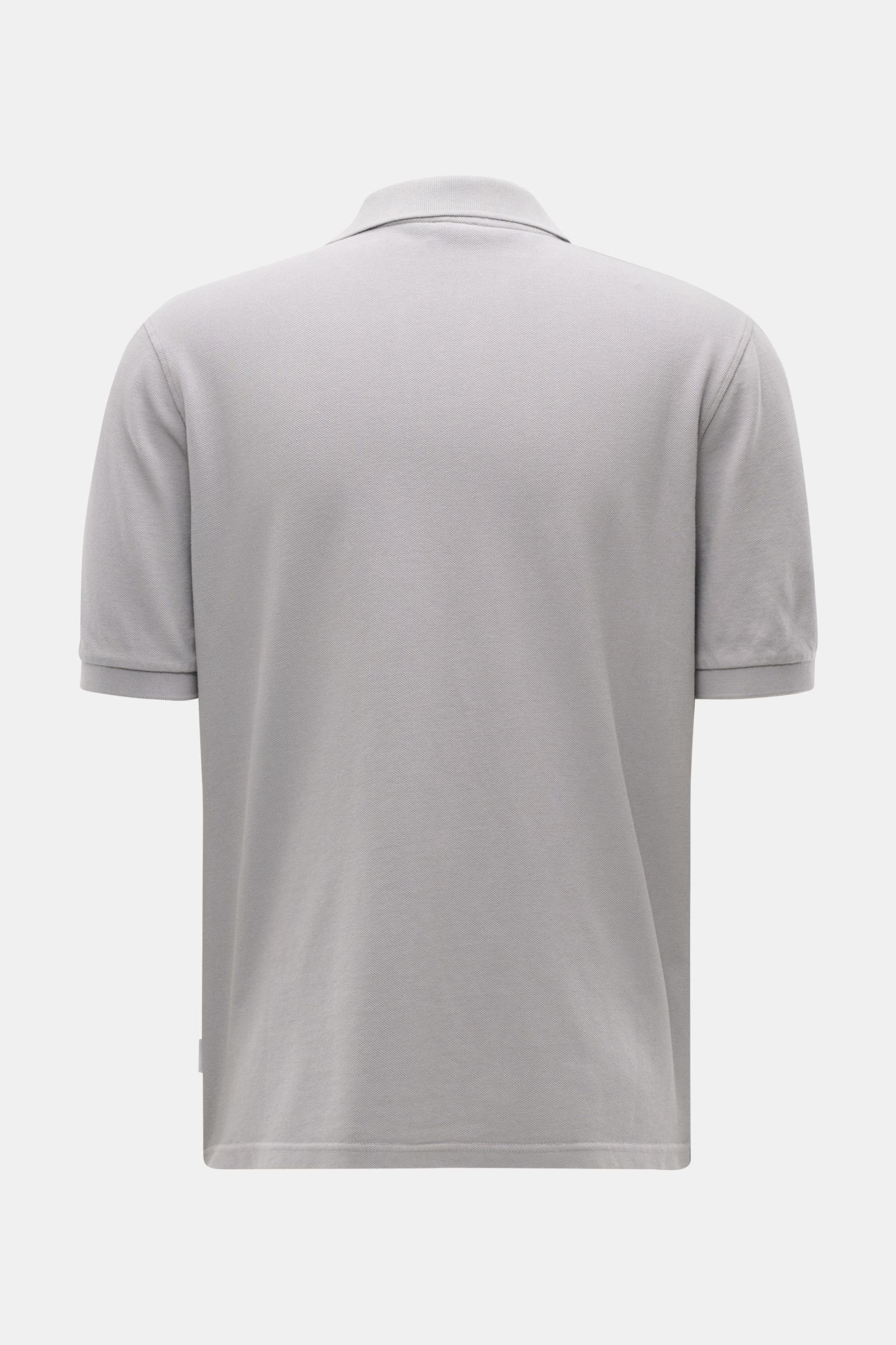Back view of 04651/ A trip in a bag Polo shirt 'Johnny' grey made of pure piqué cotton with short sleeves and classic collar.

For relaxed casual looks: 04651/ A TRIP IN A BAG brings a relaxed summer vibe to your wardrobe with this pure cotton polo shi