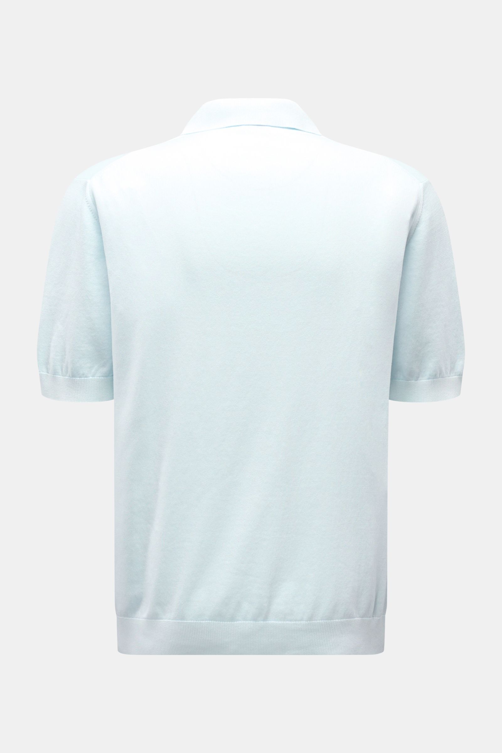Rückansicht des 04651/ A trip in a bag Kurzarm-Strickpolo 'Pima Cotton' pastellblau aus reiner Pima-Baumwolle, Feinstrick, Slim Fit, mit gestricktem Polokragen und flexiblen Rippbündchen.