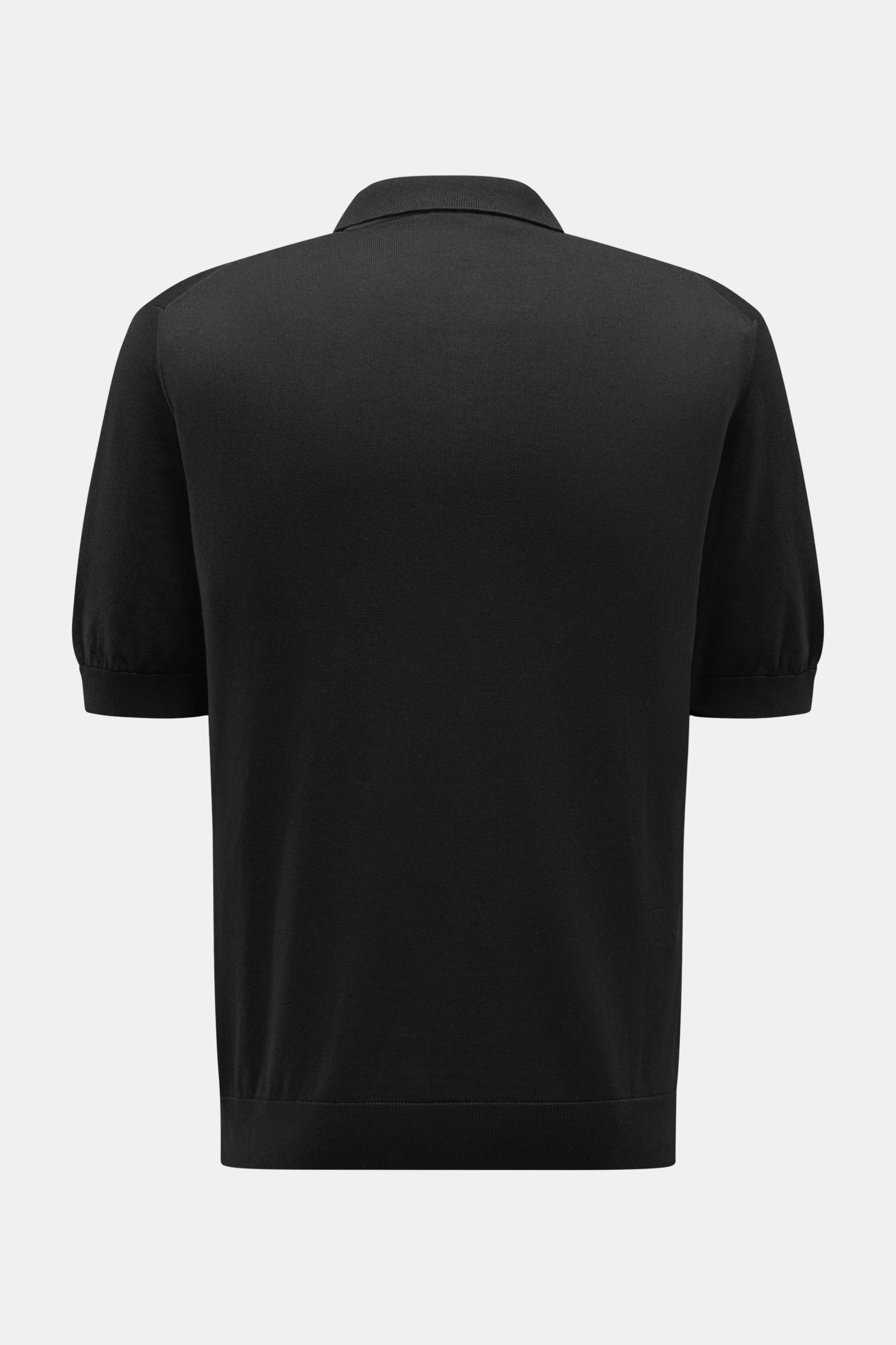 Schwarz fotografiertes 04651/ A trip in a bag Kurzarm-Strickpolo 'Pima Cotton' in Slim Fit, aus feiner Pima-Baumwolle, Rückansicht.