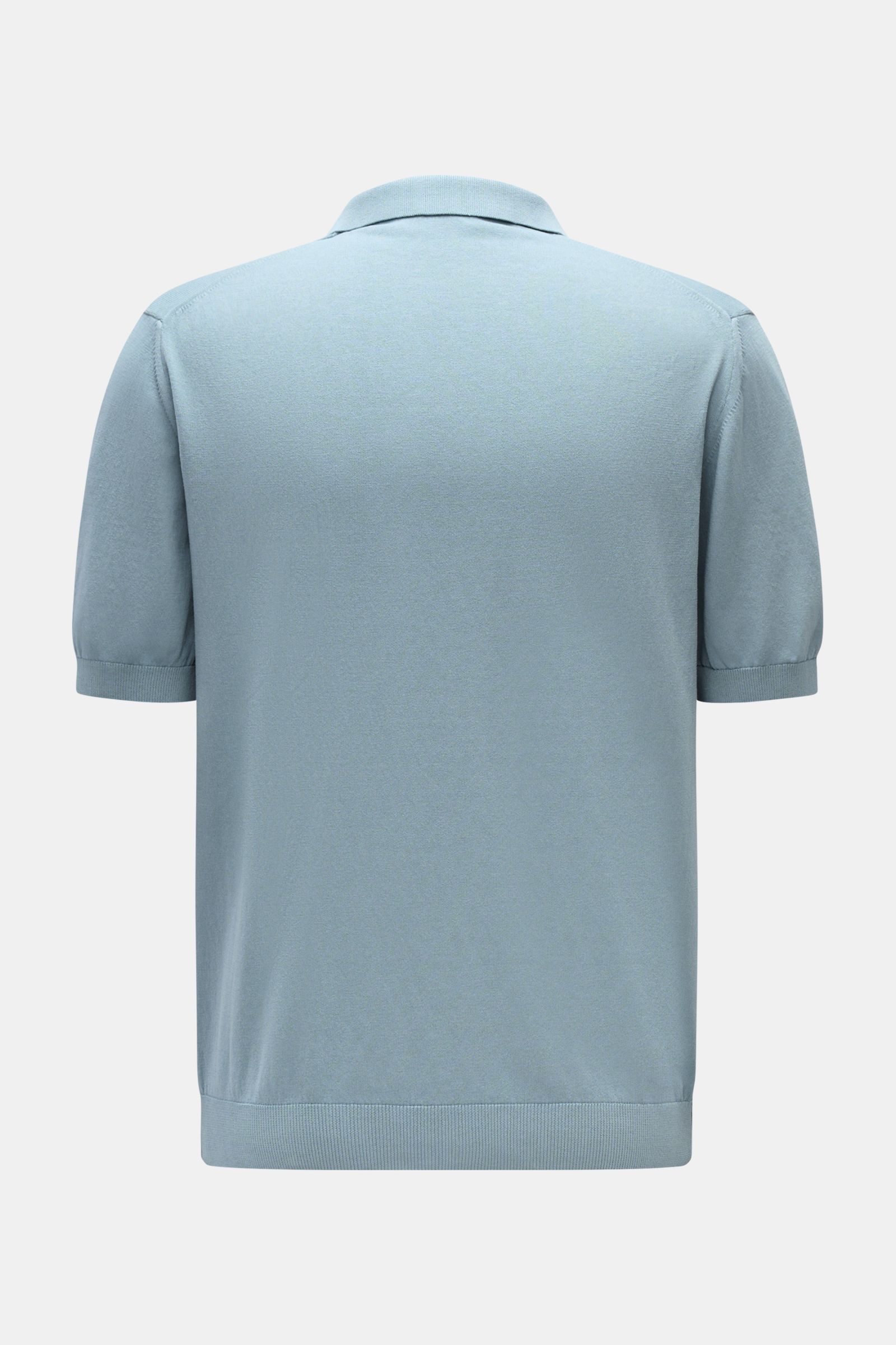 Rückansicht des 04651/ A trip in a bag Kurzarm-Strickpolo 'Johnny' rauchblau mit klassischem Polokragen, Regular Fit, weichem Baumwoll-Strick.