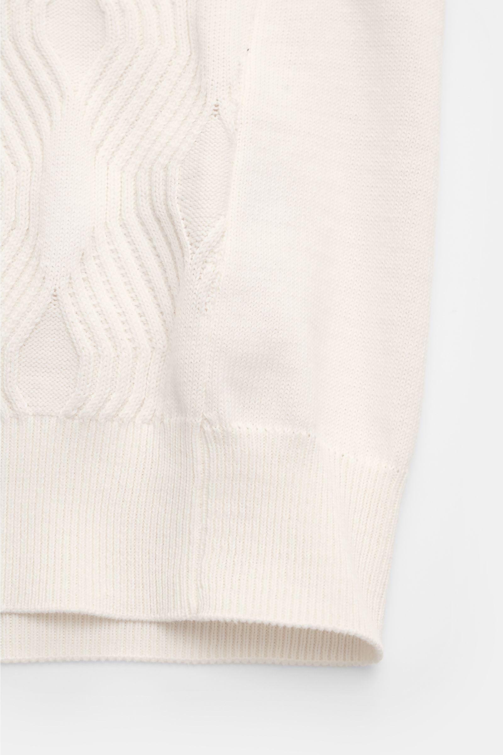 04651/ A trip in a bag Kurzarm-Strickpolo 'Jacquard Johnny' creme, Detailfoto von unten, reine Baumwolle, weicher Griff, Jacquard-Muster, Oversized Fit, Polokragen, offene Kragenleiste.