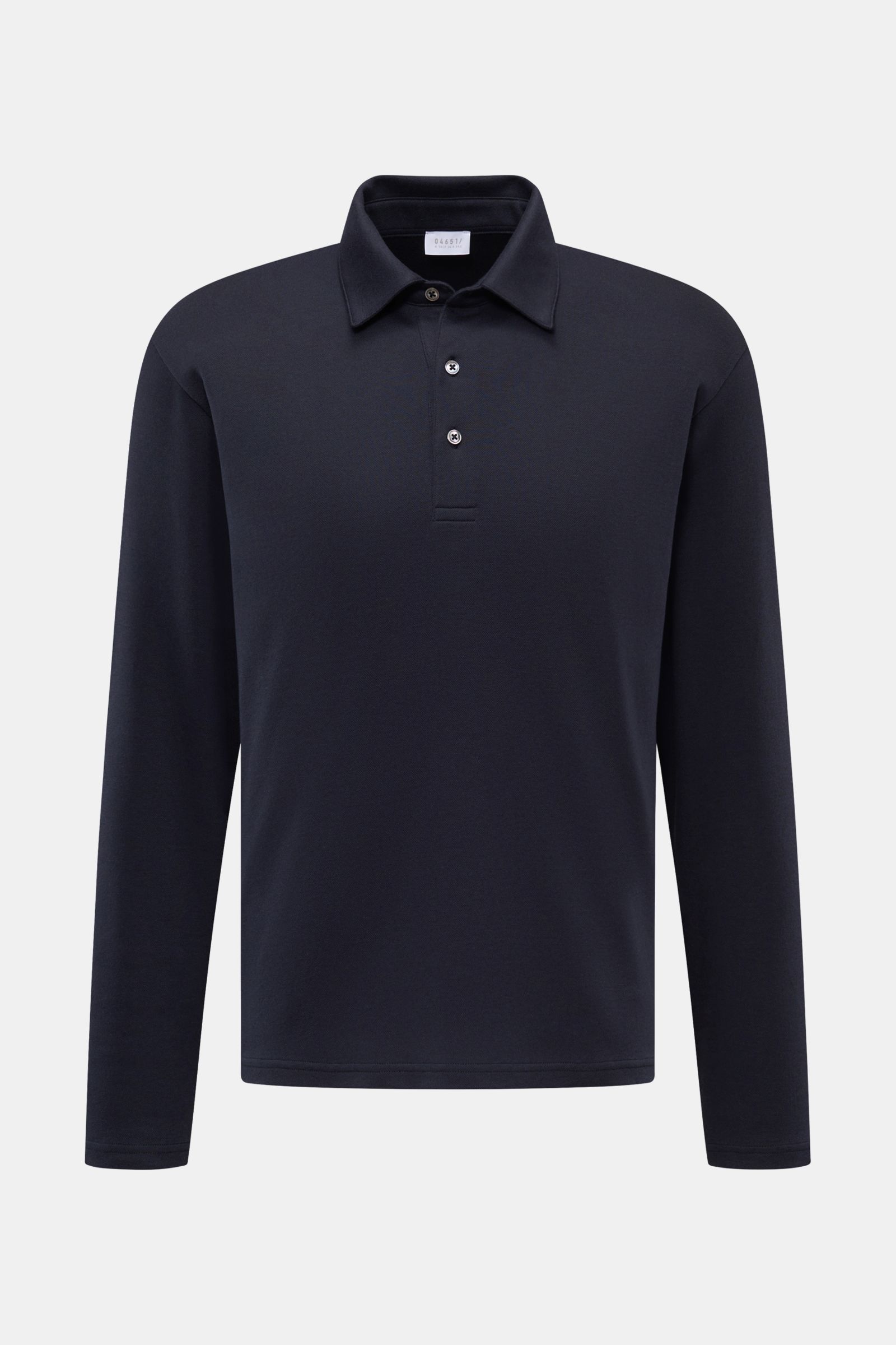 Front view of the 04651/ A trip in a bag Longsleeve-Poloshirt dark navy, a soft piqué-jersey polo shirt made from a cotton-cashmere blend, featuring a regular fit, tailored collar, three-button placket, and a small woven label on the side seam. Dieses 
