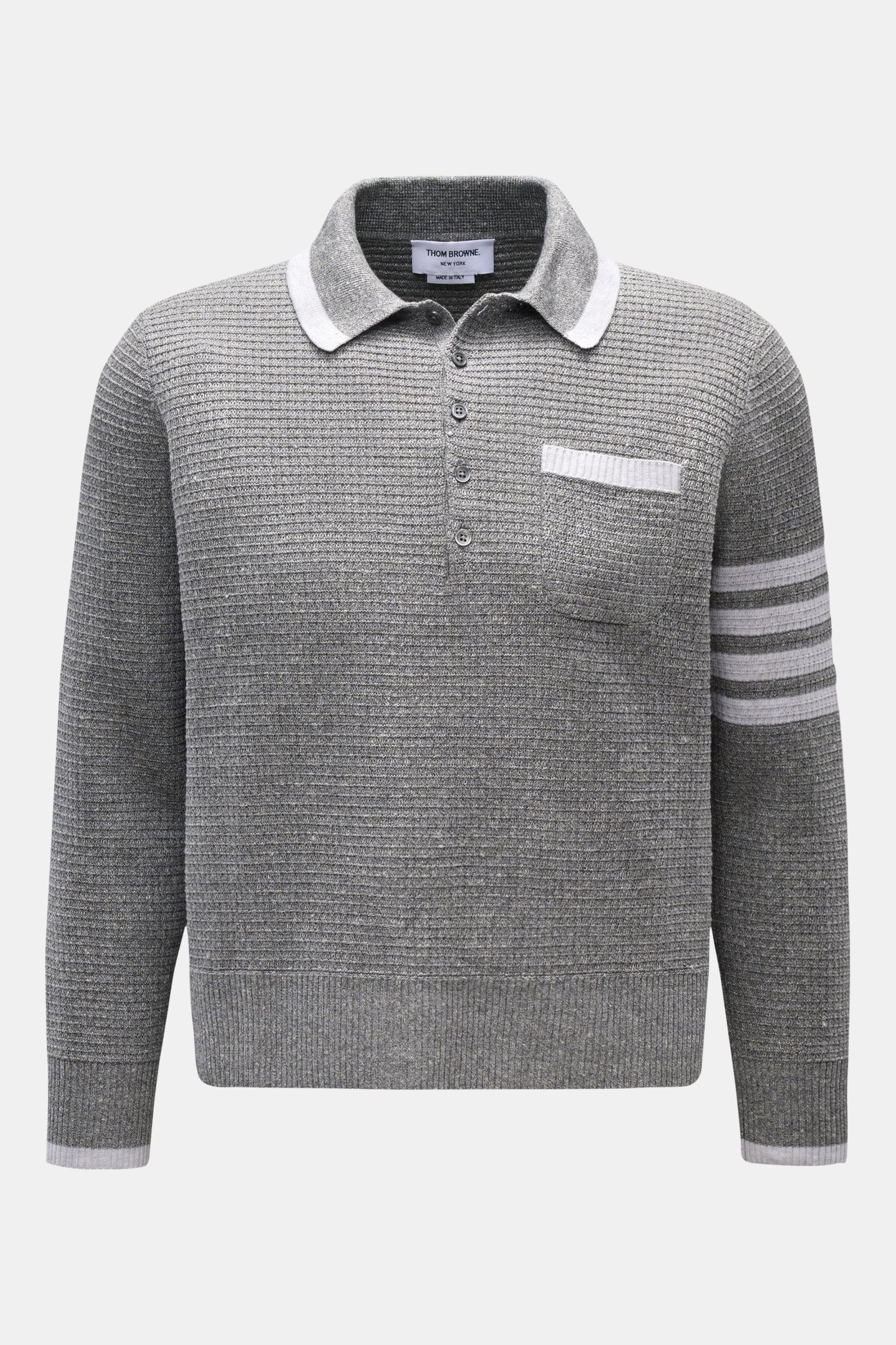 Front view of Thom Browne Strickpolo grau meliert in grey melange, featuring a knitted polo collar, five-button placket, chest pocket, and contrast ribbed cuffs and stripes on sleeve.

Description incorporating provided content: Vielseitiger Style-Favorit
