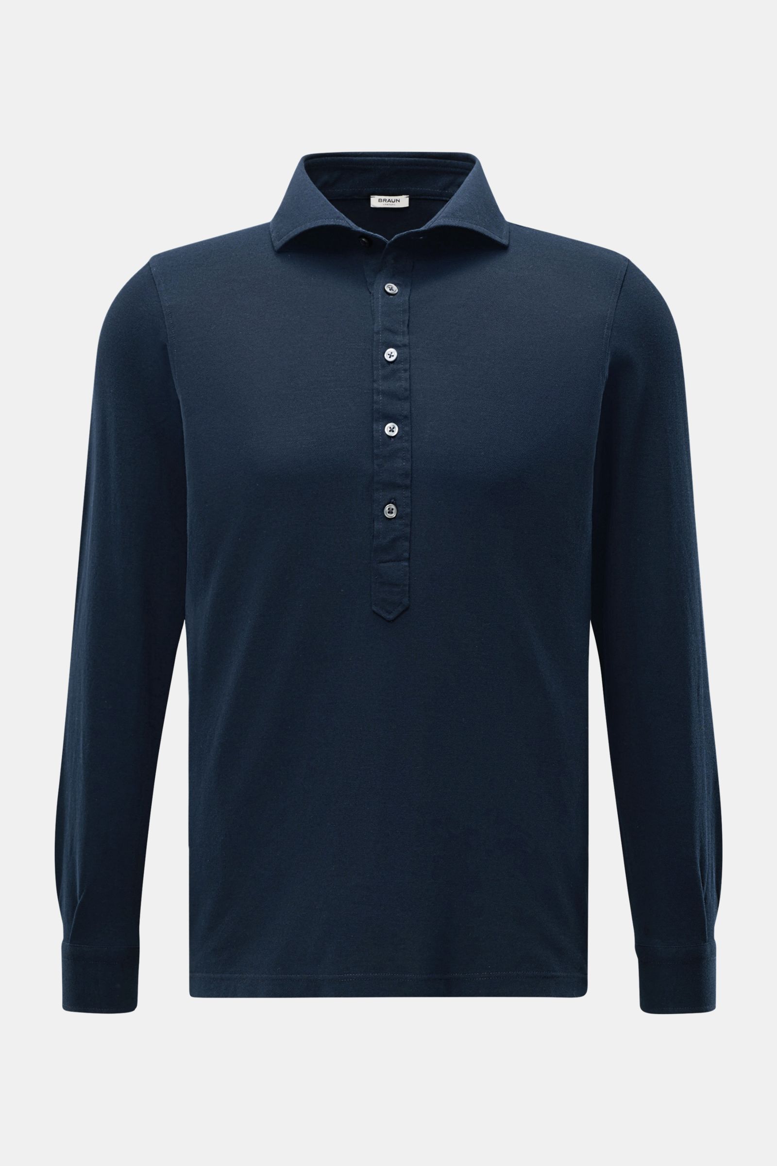 Frontale Nahaufnahme des BRAUN Hamburg Longsleeve-Poloshirts navy aus weichem Baumwoll-Piqué mit Haifisch-Kragen und Fünf-Knopf-Leiste.