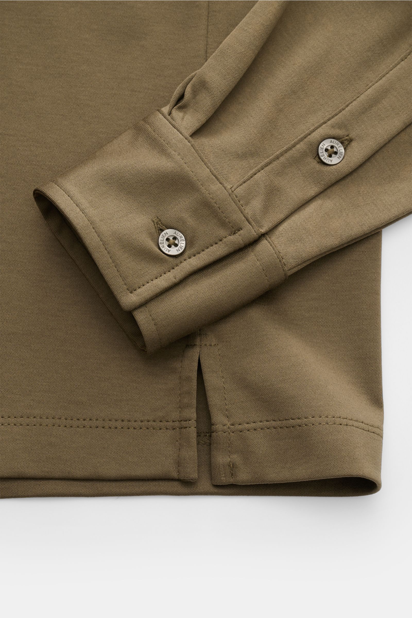 Aurélien Jersey Longsleeve-Poloshirt oliv in Nahaufnahme von Ärmel und Saum, Jersey aus ägyptischer Baumwolle, Slim Fit, Polokragen.