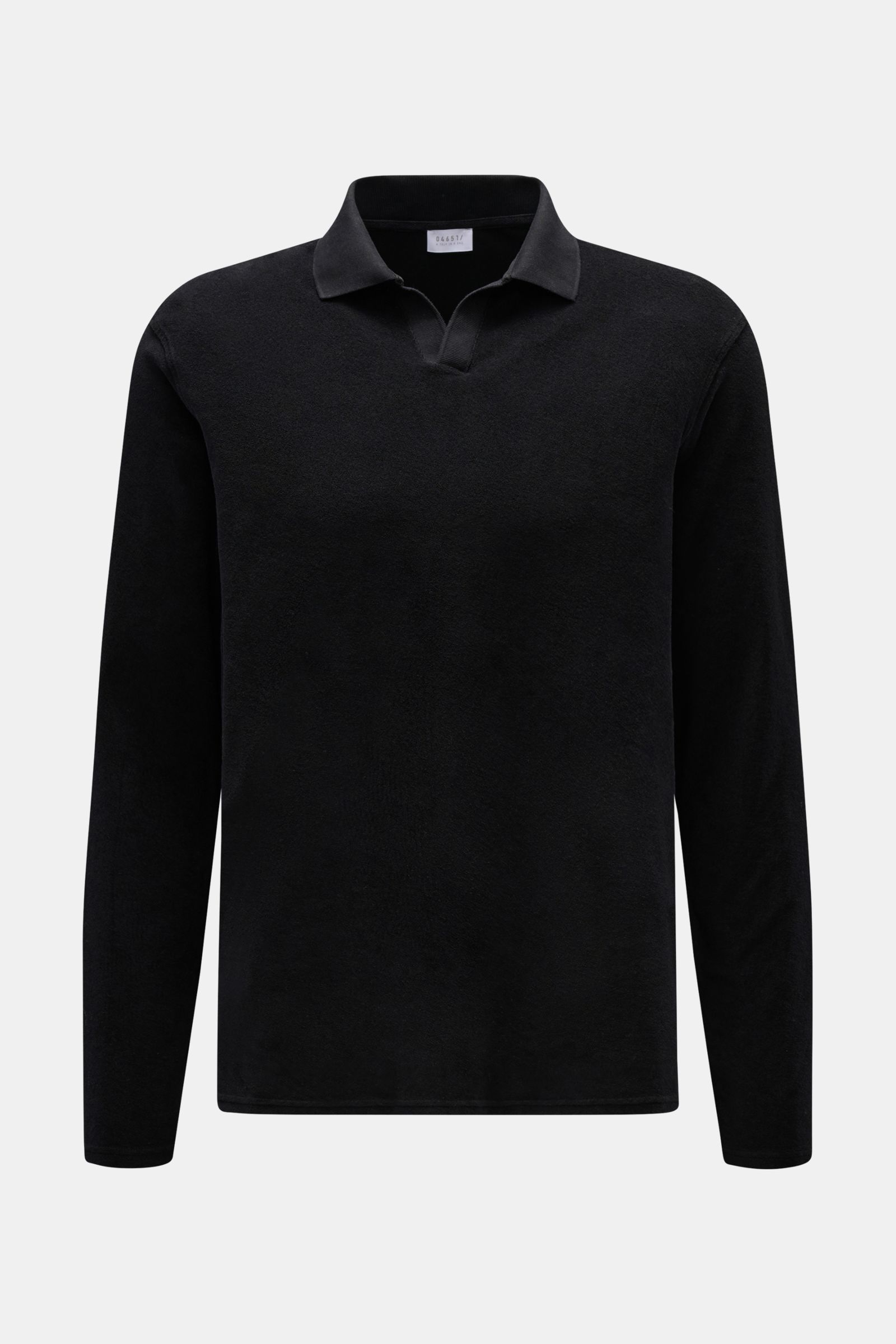 Schwarzes 04651/ A trip in a bag Frottee Longsleeve-Poloshirt 'Terry Johnny' in Frontansicht, Baumwoll-Frottee, Polokragen, Regular Fit, kurze Saumschlitze.