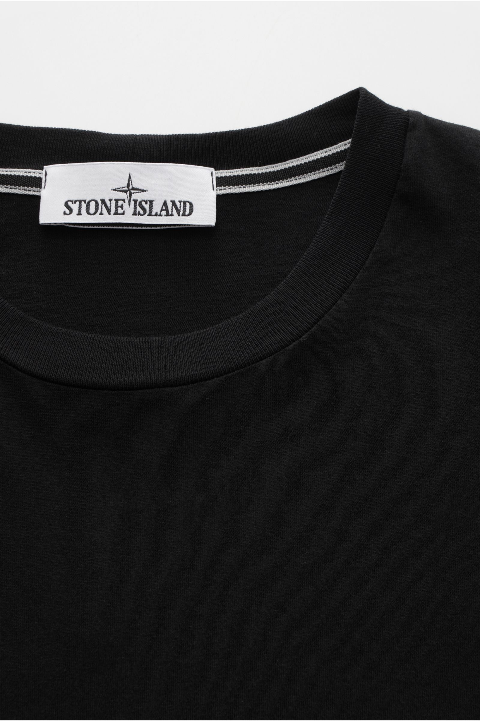 【関税込み】Stone  ブラック Stripes Six Tシャツ STONE ISLAND crew neck T-shirt 'Stripes Six' black | BRAUN