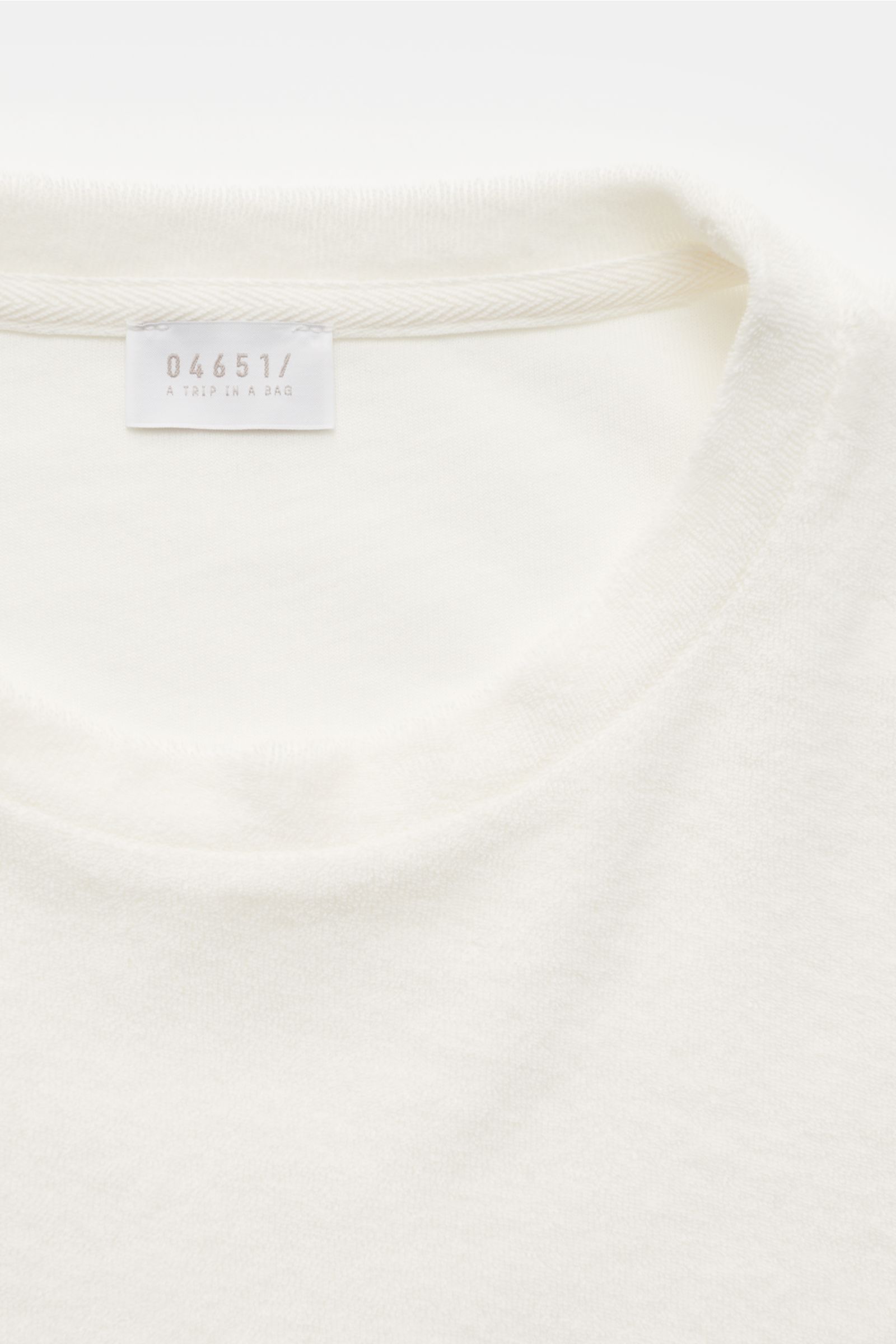 04651/ A trip in a bag Frottee T-Shirt 'Terry Tee' offwhite