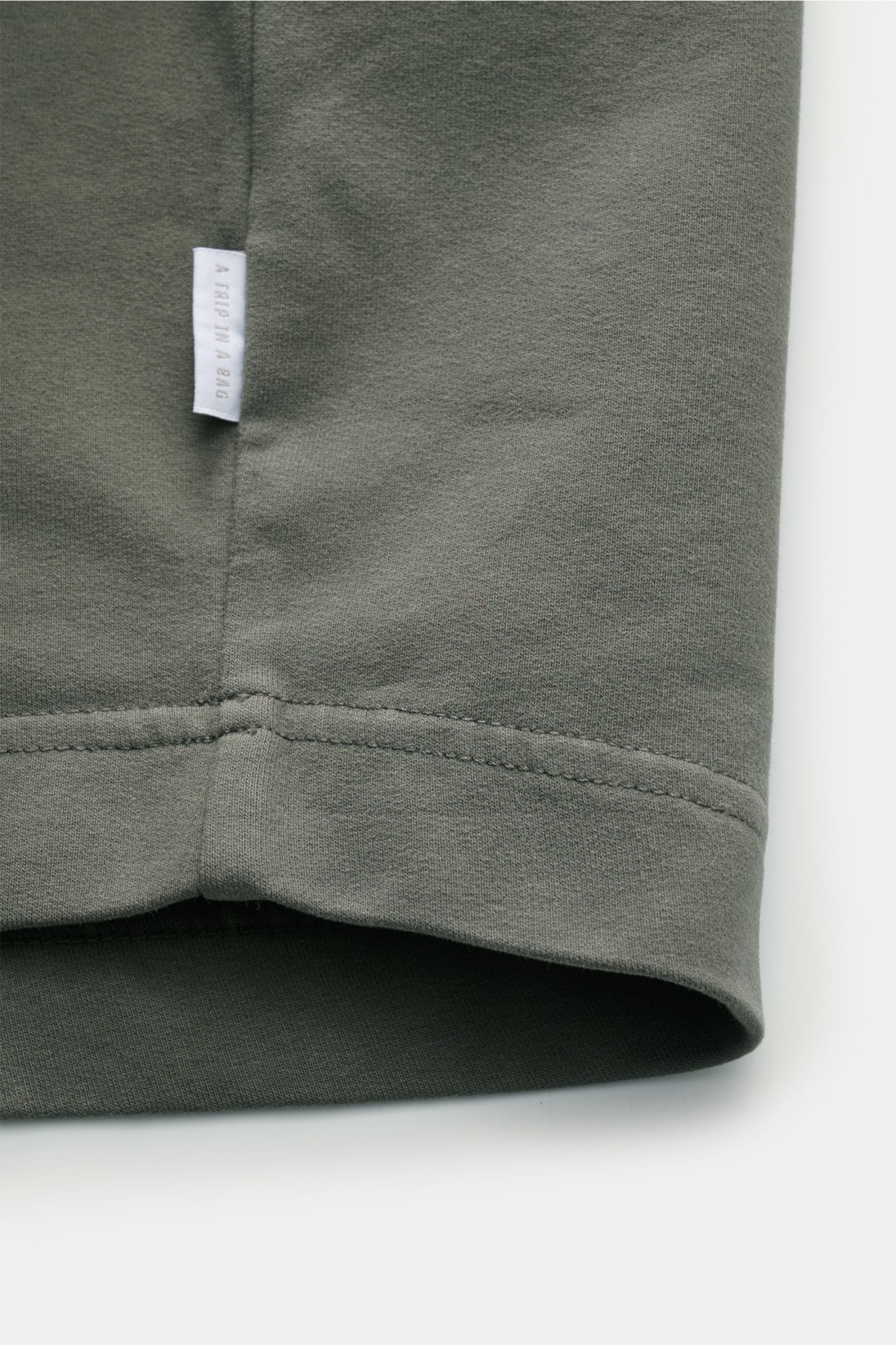 04651/ A trip in a bag Rundhals-T-Shirt 'If Tee' graugrün