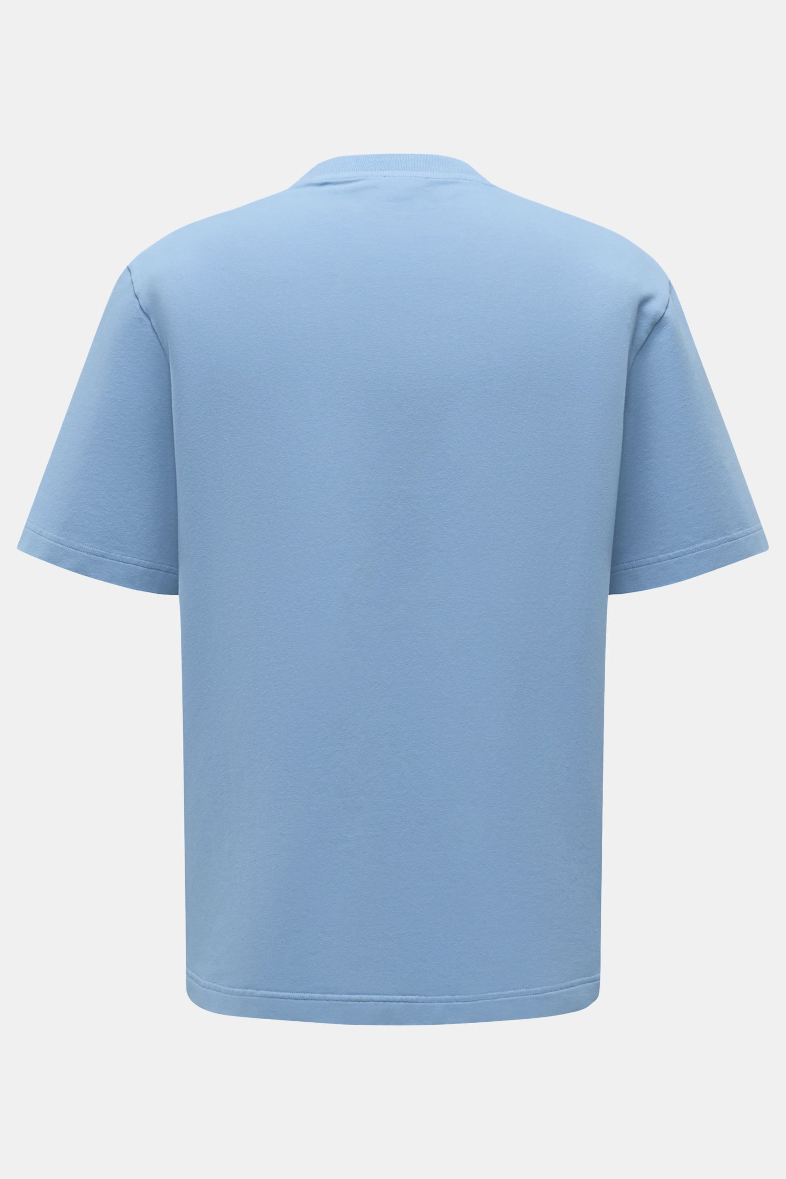 Rear view of the 04651/ A trip in a bag Crew neck T-shirt 'If Tee' smoky blue, an oversized, heavy fabric cotton jersey with soft feel.

The uncomplicated cotton T-shirt 'IF Tee' by 04651/ A TRIP IN A BAG is a core basic for the new season that give us