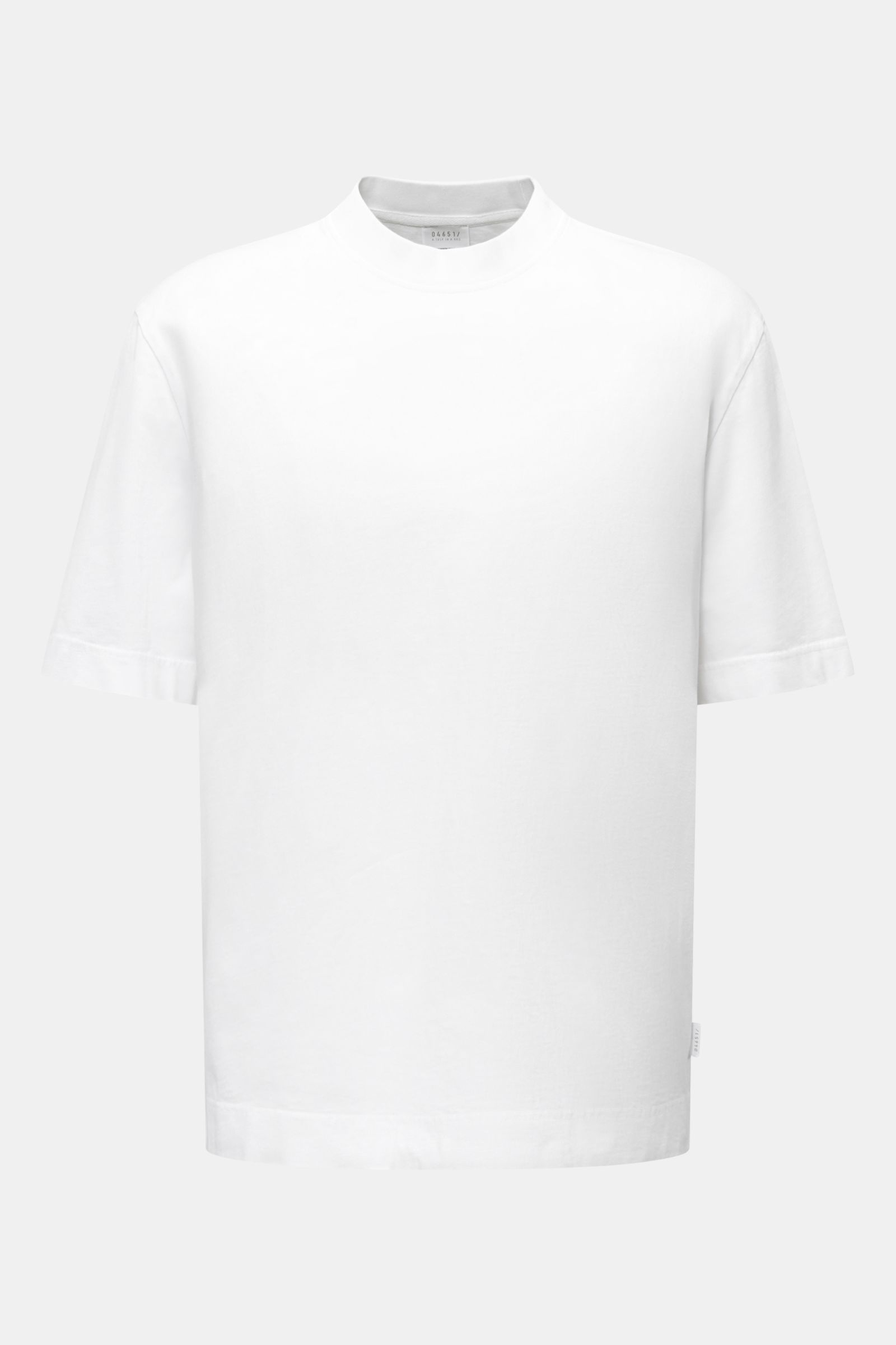 Weißes 04651/ A trip in a bag Rundhals-T-Shirt 'Nunu Tee' mit Oversized-Fit, Rundhalsausschnitt, weichem Baumwoll-Jersey, frontal fotografiert.