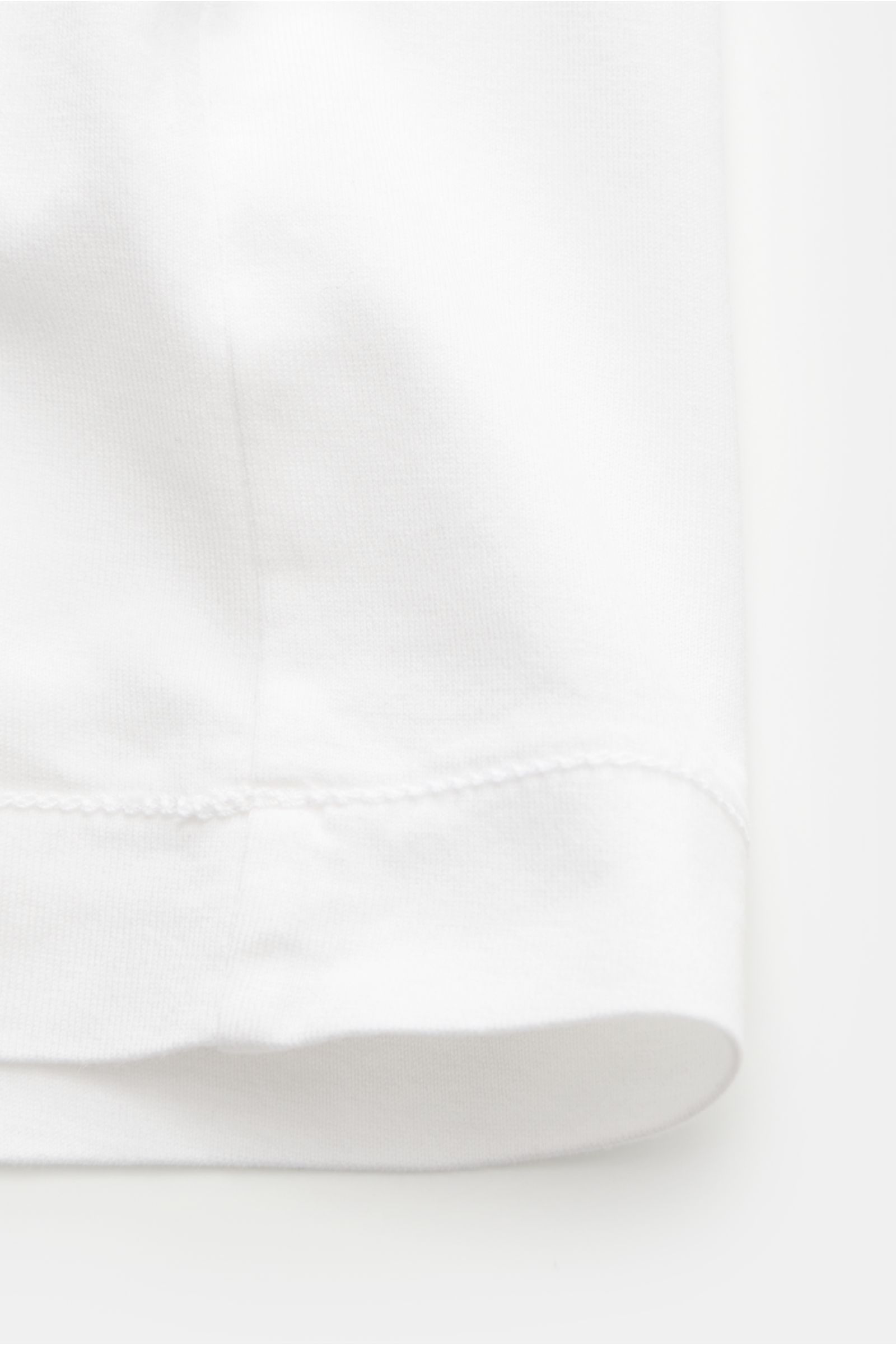 Stone Island T-Shirt 'Basic Cotton' weiß, Detailaufnahme Saum, reine Baumwolle, weicher Griff, Slim Fit, Rundhalsausschnitt, Weblabel Brust.