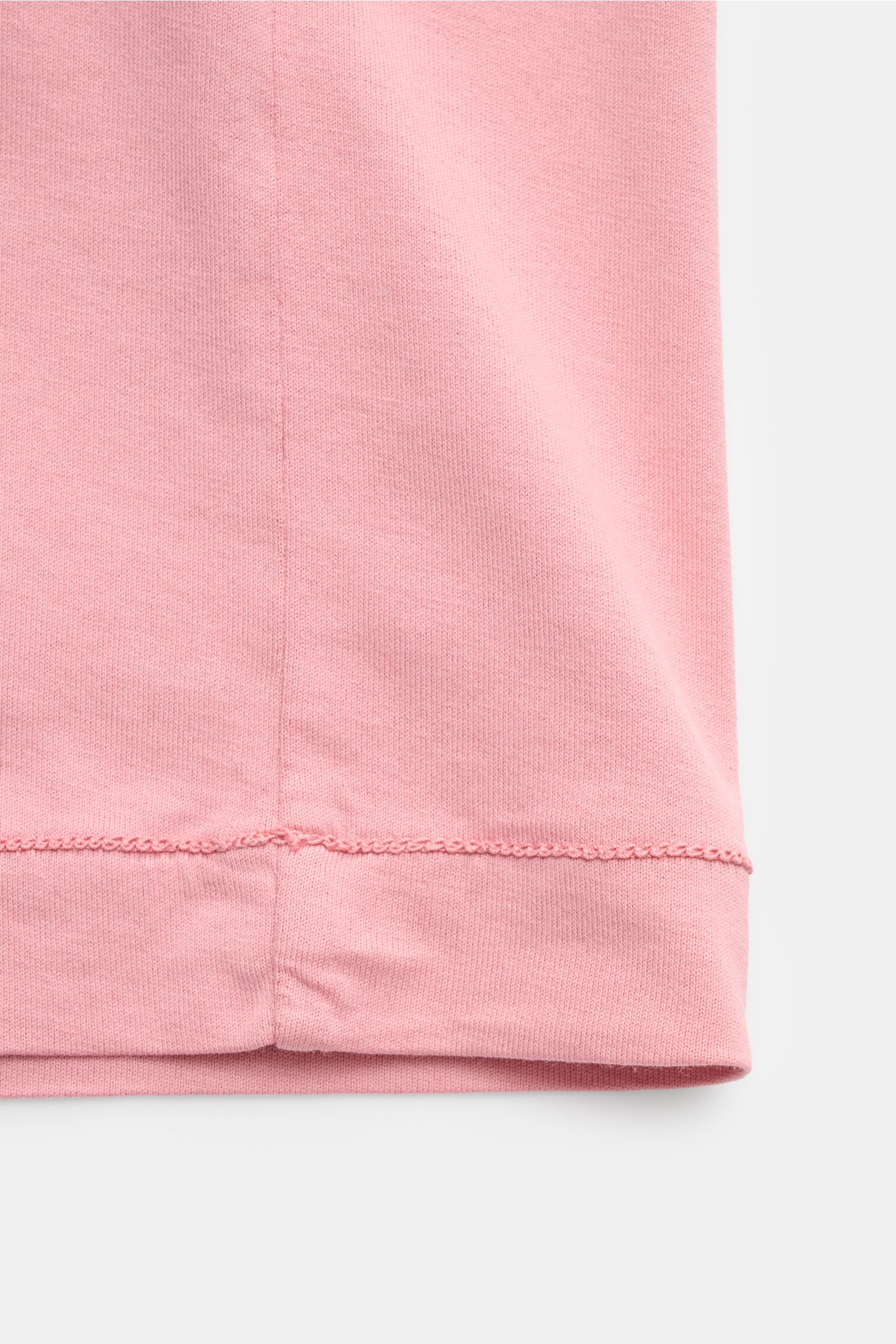 Stone Island T-Shirt 'Basic Cotton' rosé, Detailaufnahme Saum in Slim Fit, reine Baumwolle, weicher Griff, Rundhalsausschnitt, Weblabel Brust, zeitloses Basic Piece.