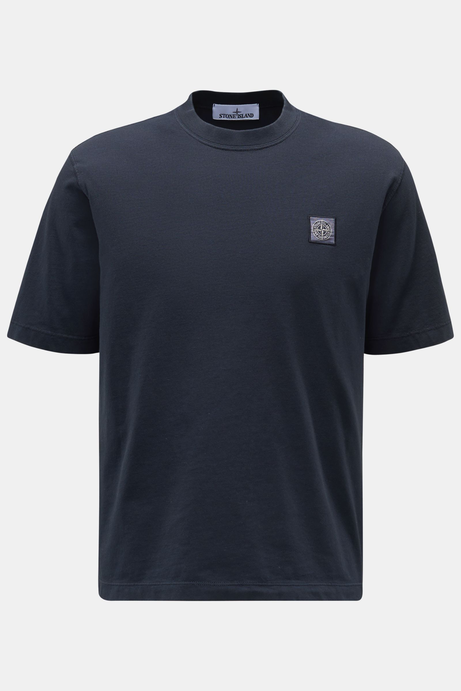 Stone Island T-Shirt 'Dyed Regular Fit' navy, frontale Ansicht, Bio-Baumwolle, weicher Griff, Rundhalsausschnitt, Weblabel auf der Brust, Regular Fit.