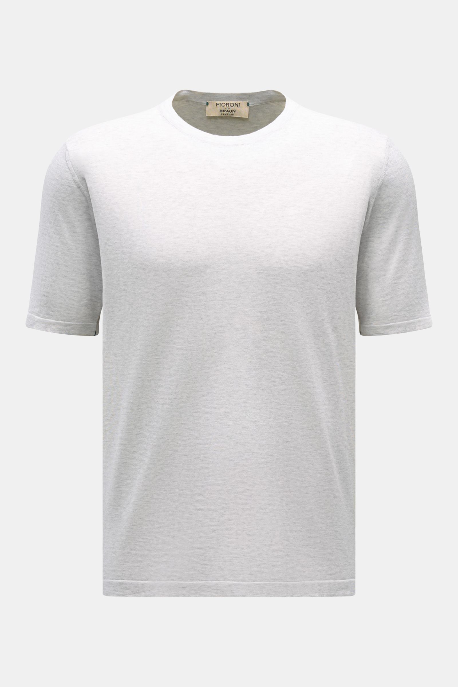 Front view of Fioroni Rundhals-T-Shirt hellgrau meliert, a light grey melange slim fit T-shirt with round neckline, short sleeves, fine knit, soft touch, and short hem slits.

Description: Für den gediegenen Auftritt im Frühling sorgt dieses fein gestr