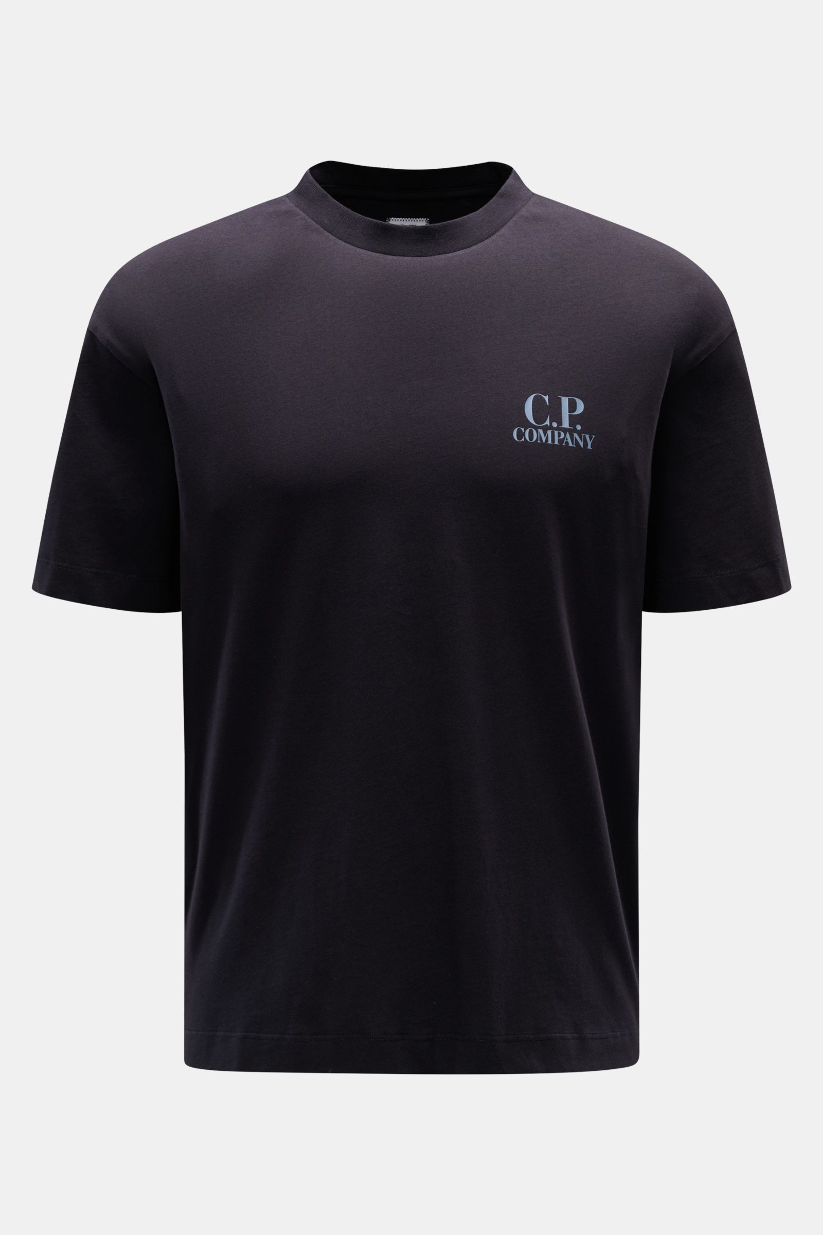 C.P. Company T-Shirt dark navy in Slim Fit, aus reiner Baumwolle mit Rundhals, weichem Griff, Logo-Print vorn, frontal fotografiert.