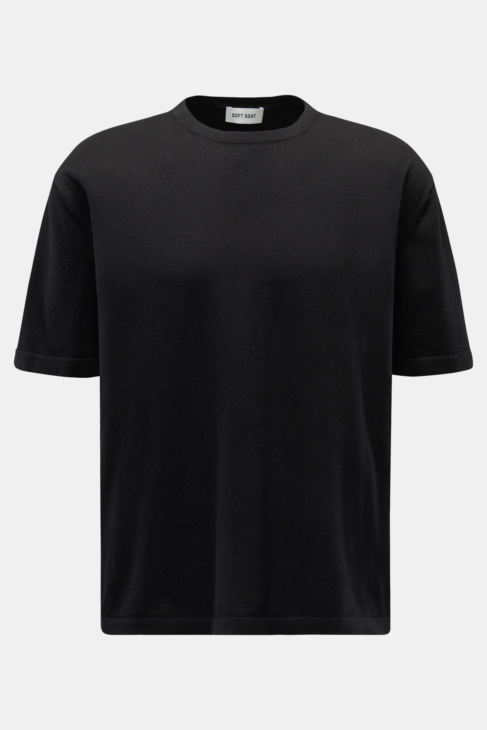Soft Goat Short sleeve jumper black shown from the front, a modern essential made from a luxurious cotton and cashmere blend with a very soft feel, fine knit, oversized fit, and crew neck. 

A modern essential: Made from a luxurious blend of cashmere a