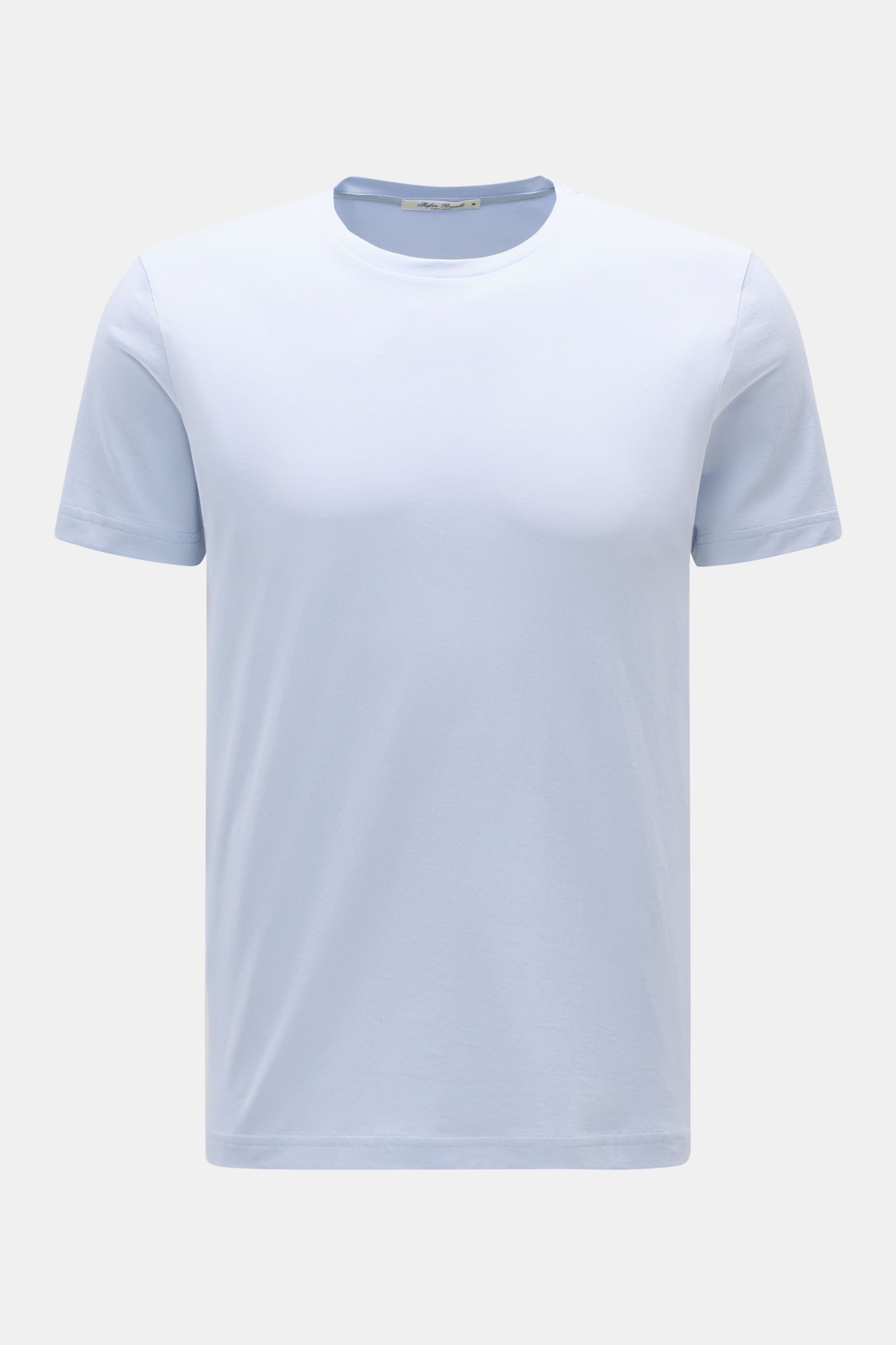Stefan Brandt Rundhals-T-Shirt 'Enno' hellblau shown from the front, slim fit, round neckline, made of soft Urpima Sea Island cotton jersey. Luxuriöses Essential: Das Rundhals-T-Shirt 'Enno' von STEFAN BRANDT aus edler 'Urpima Sea Island' Baumwolle bes