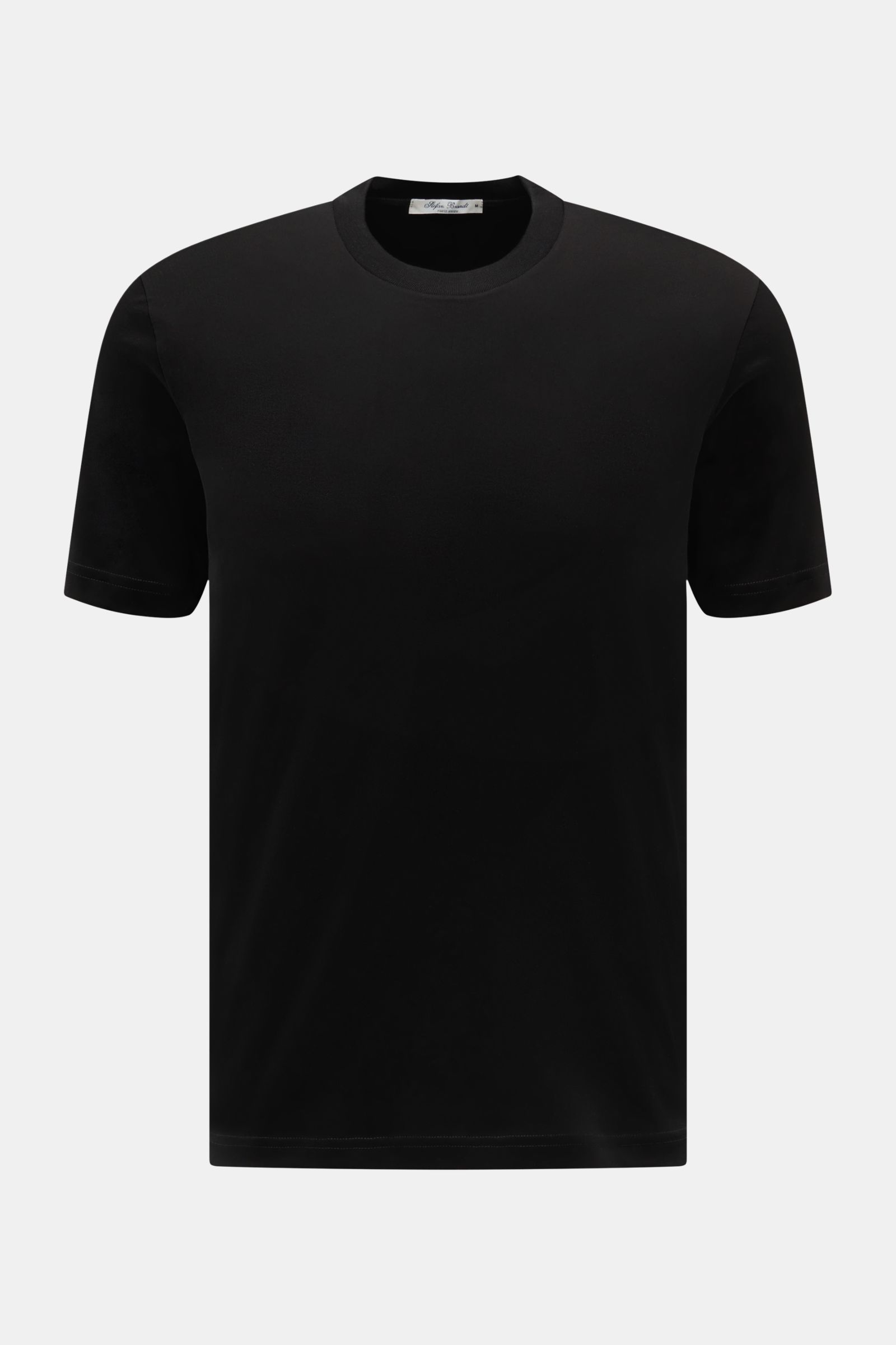 Front view of the Stefan Brandt Rundhals-T-Shirt 'Eli' schwarz, a slim fit black T-shirt made from pure Pima cotton jersey with a very soft feel and a round neckline. Jersey in seiner feinsten Qualität: Mit seinem Expertenwissen über Materialien schafft S