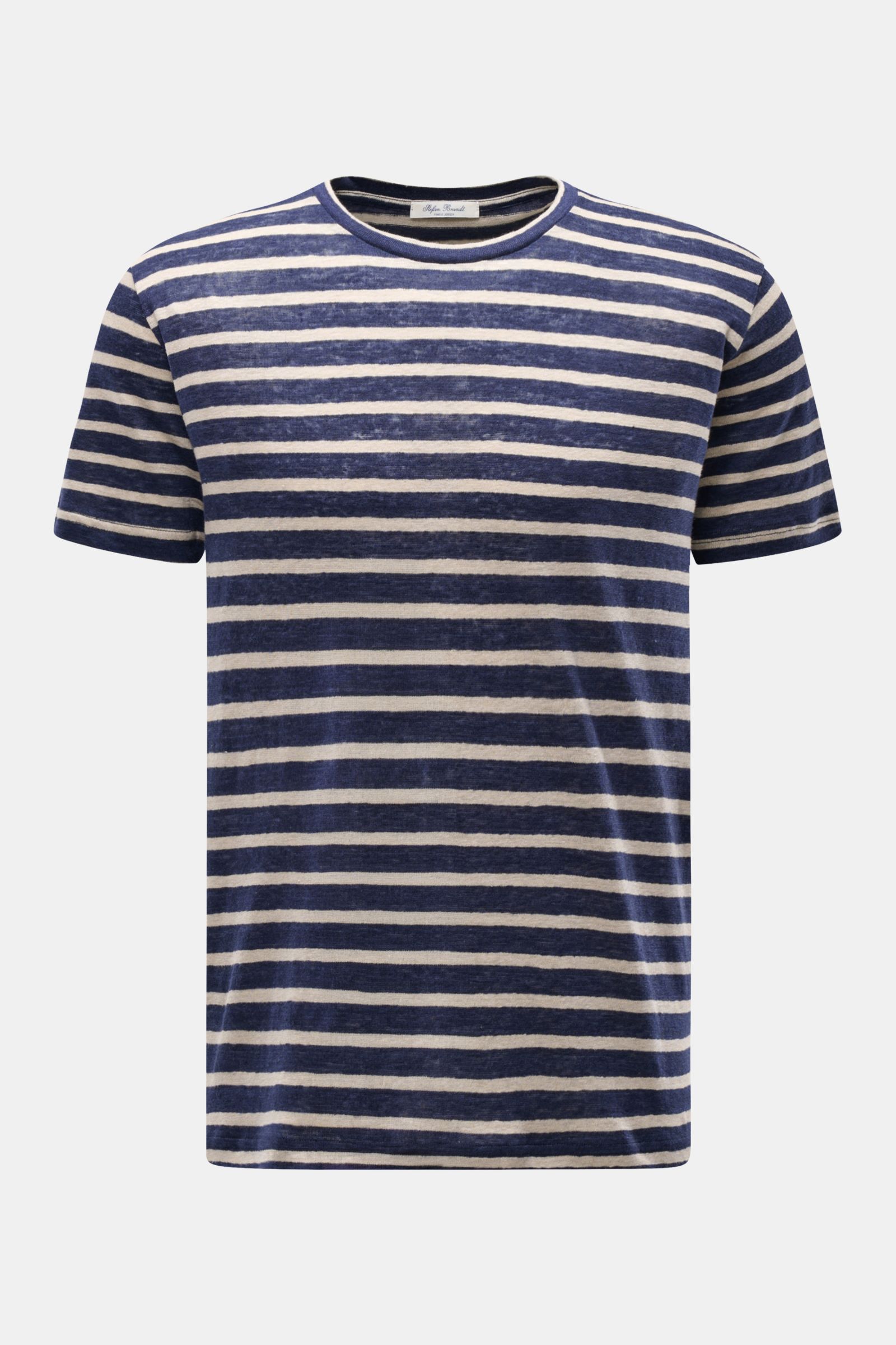 Front view of Stefan Brandt Leinen Rundhals-T-Shirt 'Enno' navy/sand gestreift, a slim fit, pure linen, soft, lightweight, striped round neck tee with typical linen texture. 

Additional description: Sommerliche Leichtigkeit in ihrer edelsten Form: Das