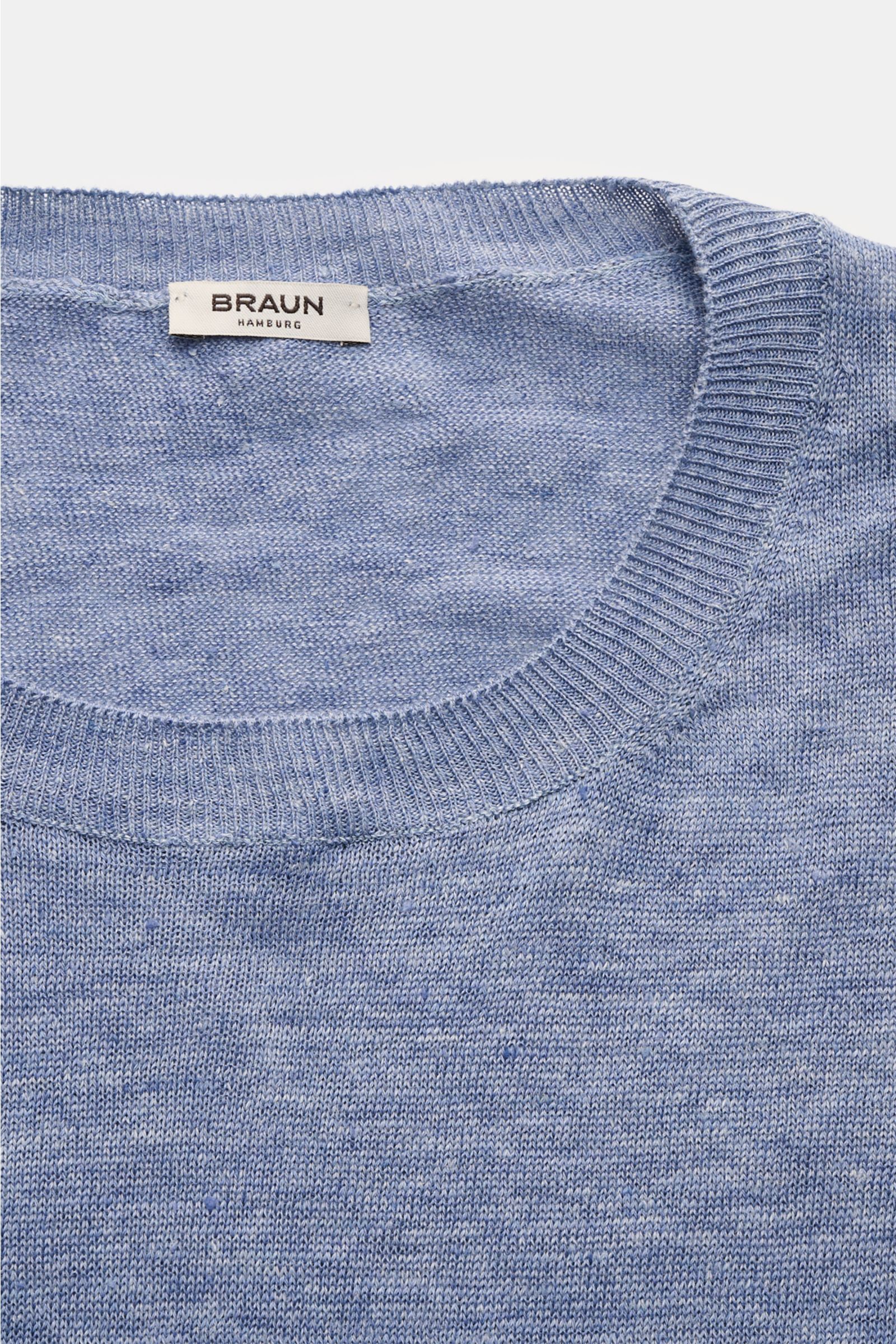 Gran Sasso Leinen Kurzarmpullover hellblau, Nahaufnahme von oben, reines Leinen, Slim Fit, feines Strickbild, Rundhalsausschnitt, Rippbündchen.