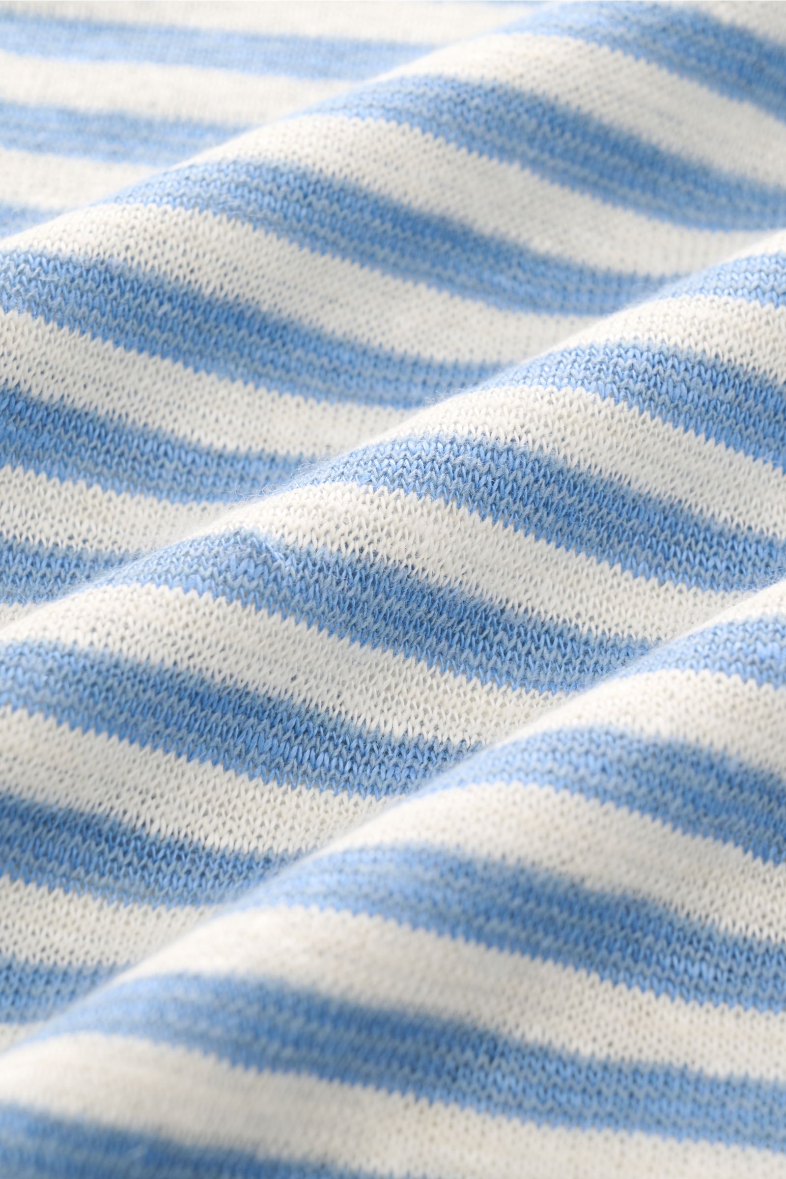 Close-up front view of MC2 Saint Barth Crew neck T-shirt 'Dover Stripes' cream/blue striped fabric showing soft linen blend and classic stripes.

For your casual summer looks: The 'Dover Stripes' T-shirt by MC2 SAINT BARTH, made from a soft linen blend