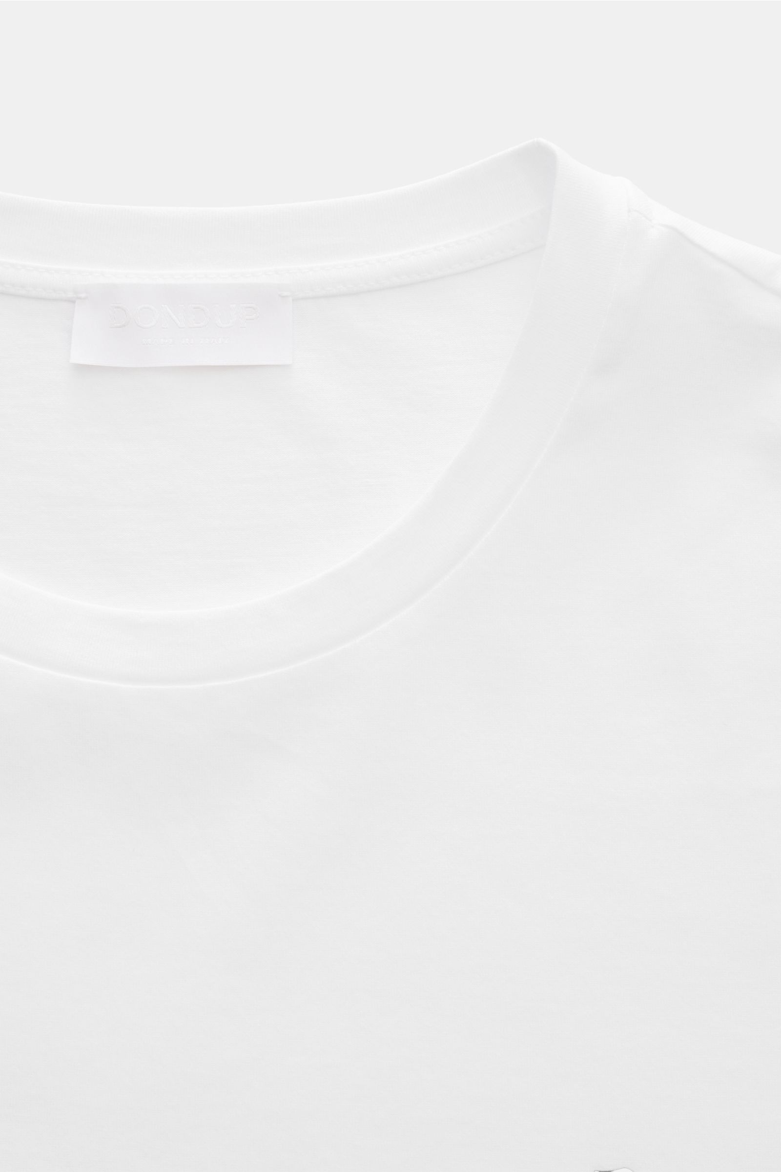 Dondup Rundhals-T-Shirt weiß, Nahaufnahme von vorne, Jersey aus reiner Baumwolle, weicher Griff, Slim Fit, Rundhalsausschnitt, DONDUP-Logo auf der Brust.