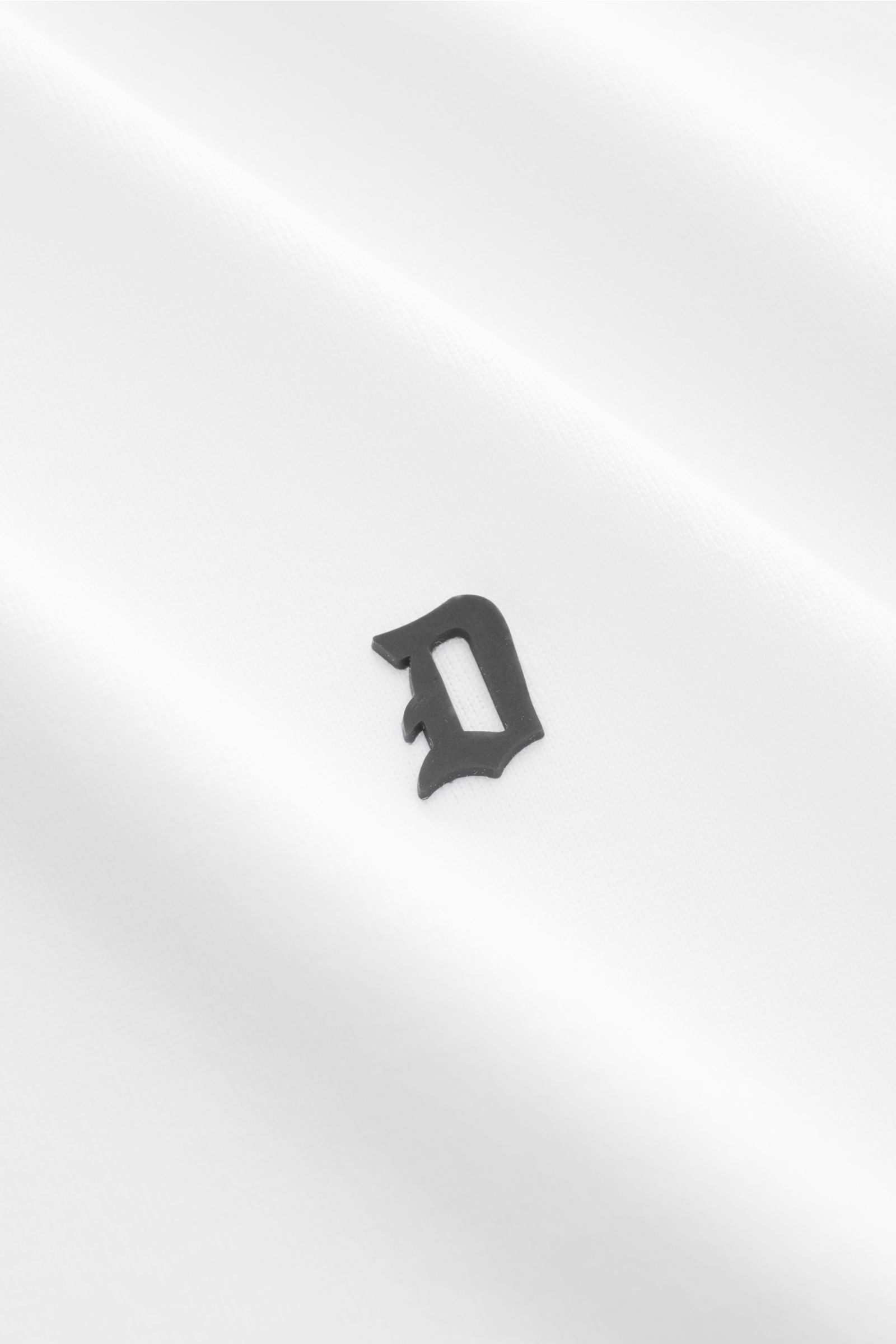 Dondup Rundhals-T-Shirt weiß in Nahaufnahme, Jersey aus reiner Baumwolle mit weichem Griff, Slim Fit und DONDUP-Logo auf der Brust.