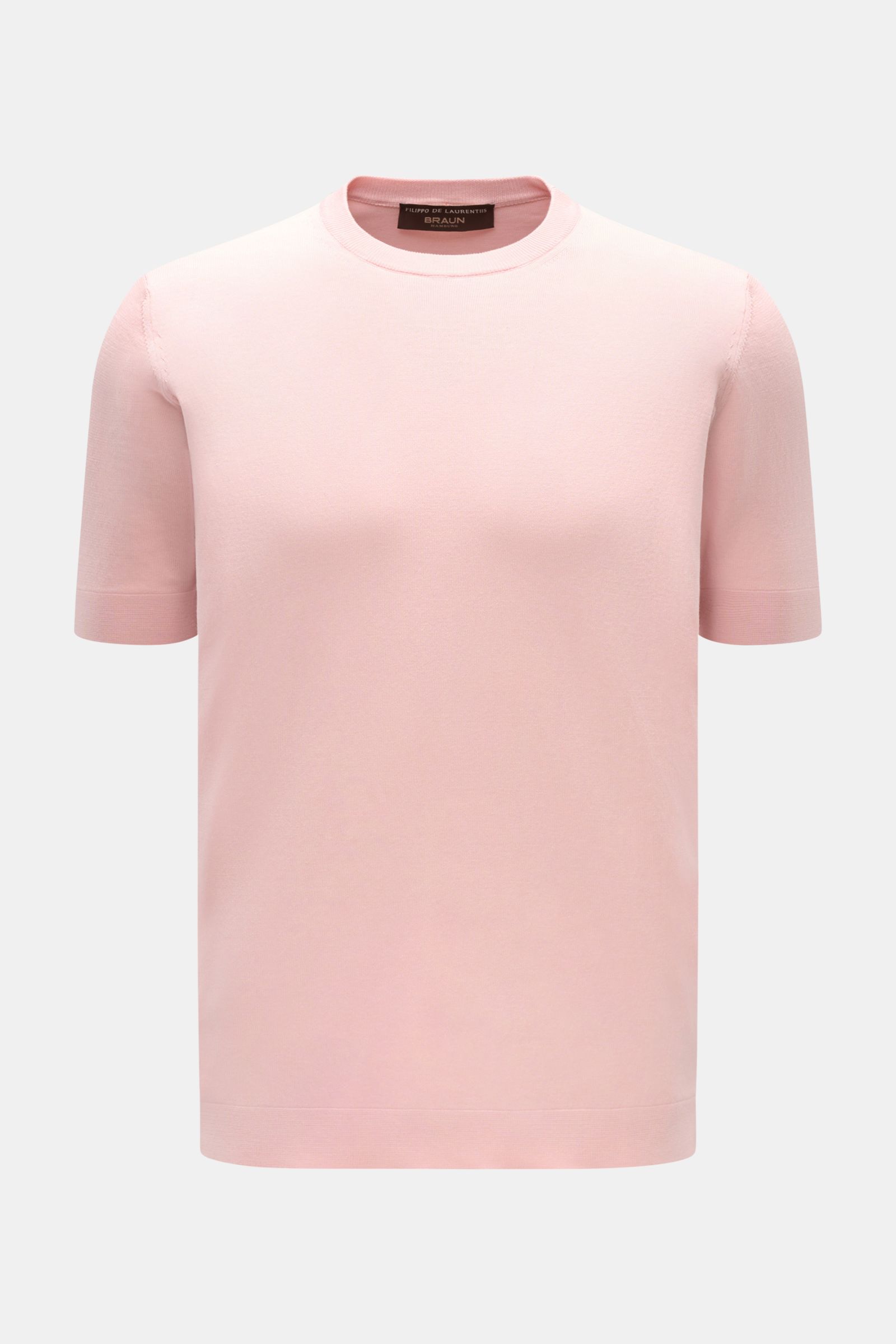 Front view of Filippo de Laurentiis Feinstrick-Kurzarmpullover rosé, a slim fit, short-sleeve fine knit in soft pure cotton with round neckline, comfortable cuffs, and side slits.

Sommerliche Knitwear: Mit diesem kurzärmeligen Feinstrickpullover aus r