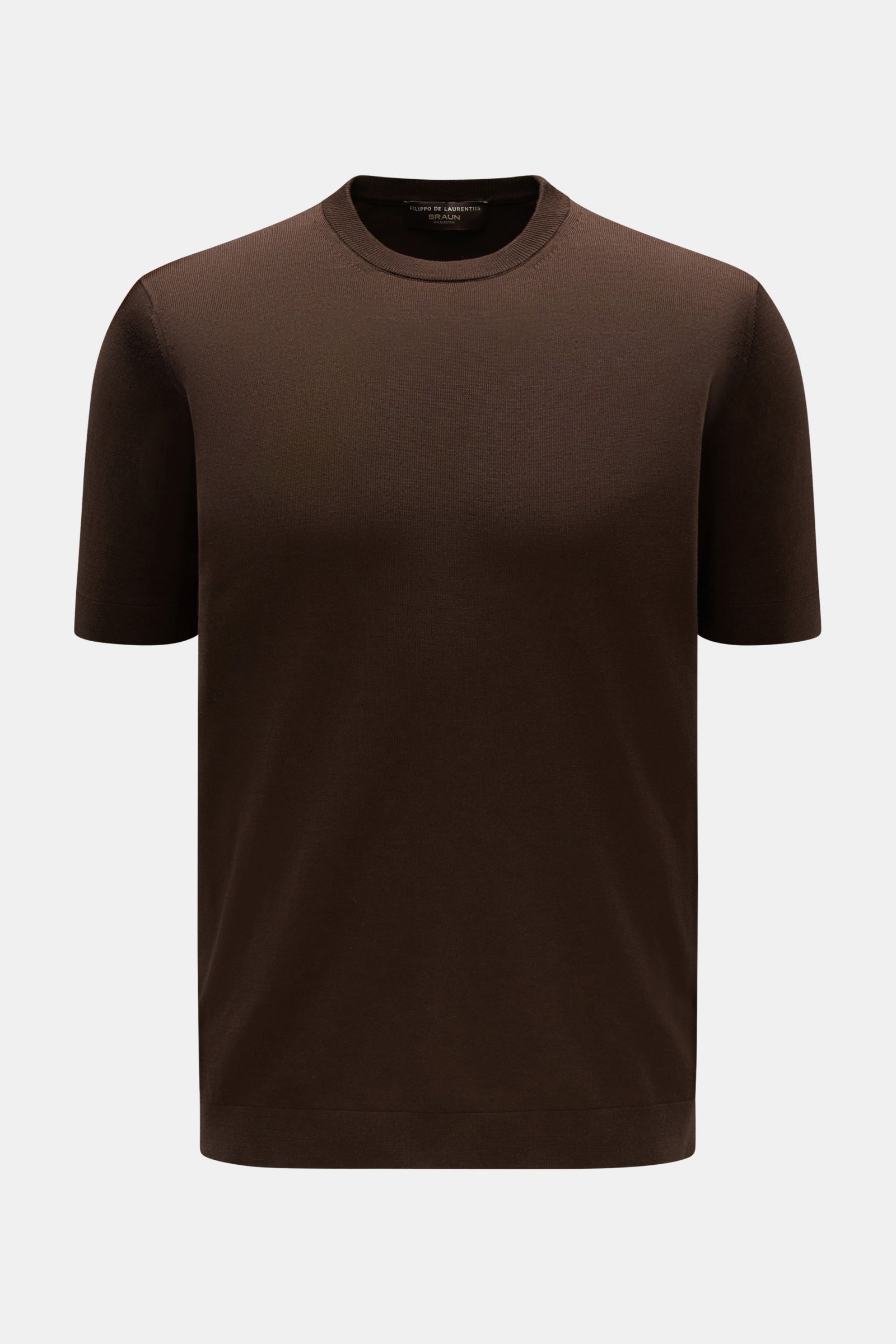 Front view of Filippo de Laurentiis Feinstrick-Kurzarmpullover dunkelbraun, a slim fit, short-sleeve fine knit sweater in dark brown cotton with round neckline and side slits.

Sommerliche Knitwear: Mit diesem kurzärmeligen Feinstrickpullover aus reine