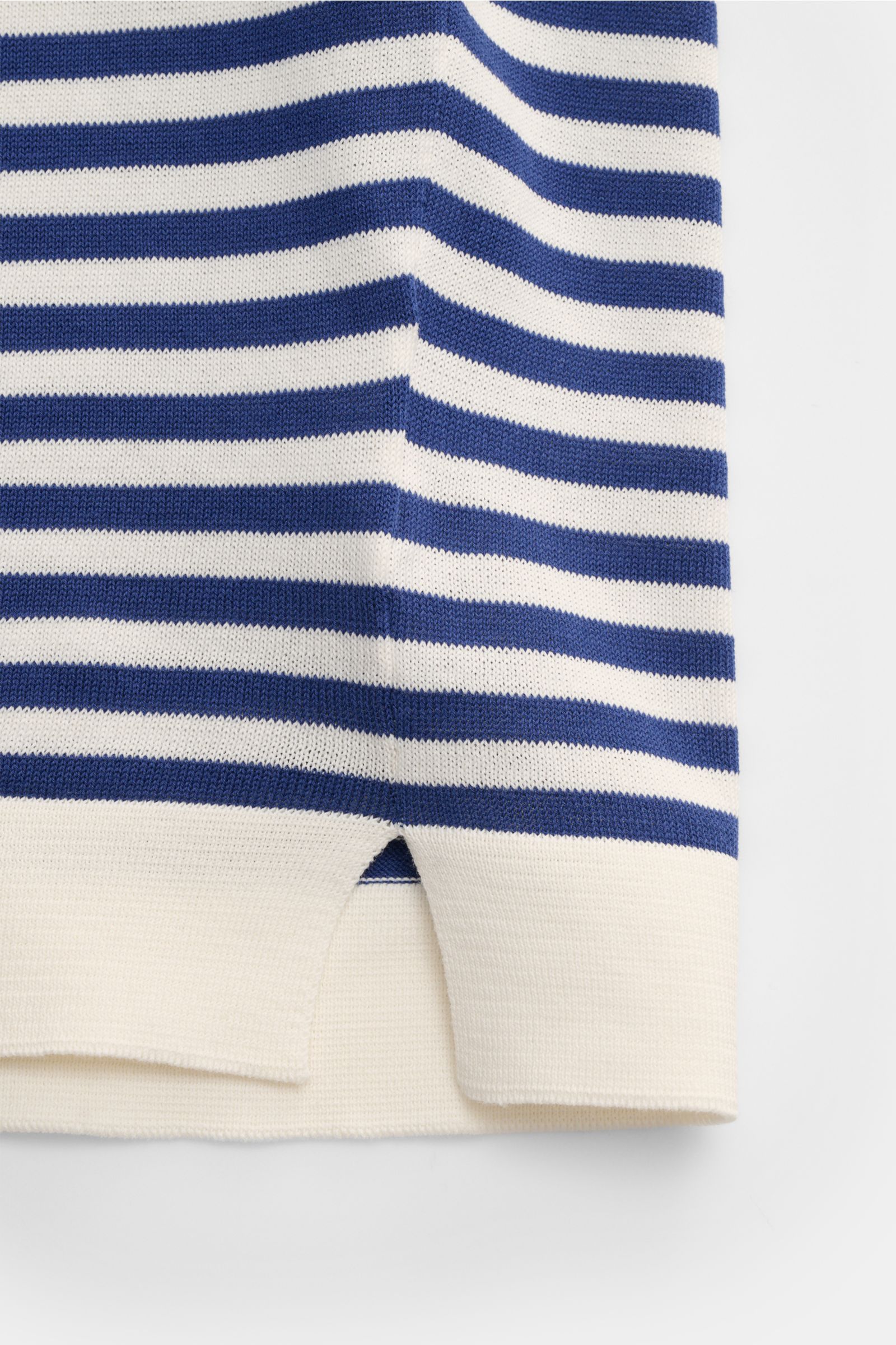 Filippo de Laurentiis Feinstrick-Kurzarmpullover offwhite/dunkelblau gestreift, Detailansicht Saum mit kurzen Schlitzen aus reiner Baumwolle, Slim Fit.