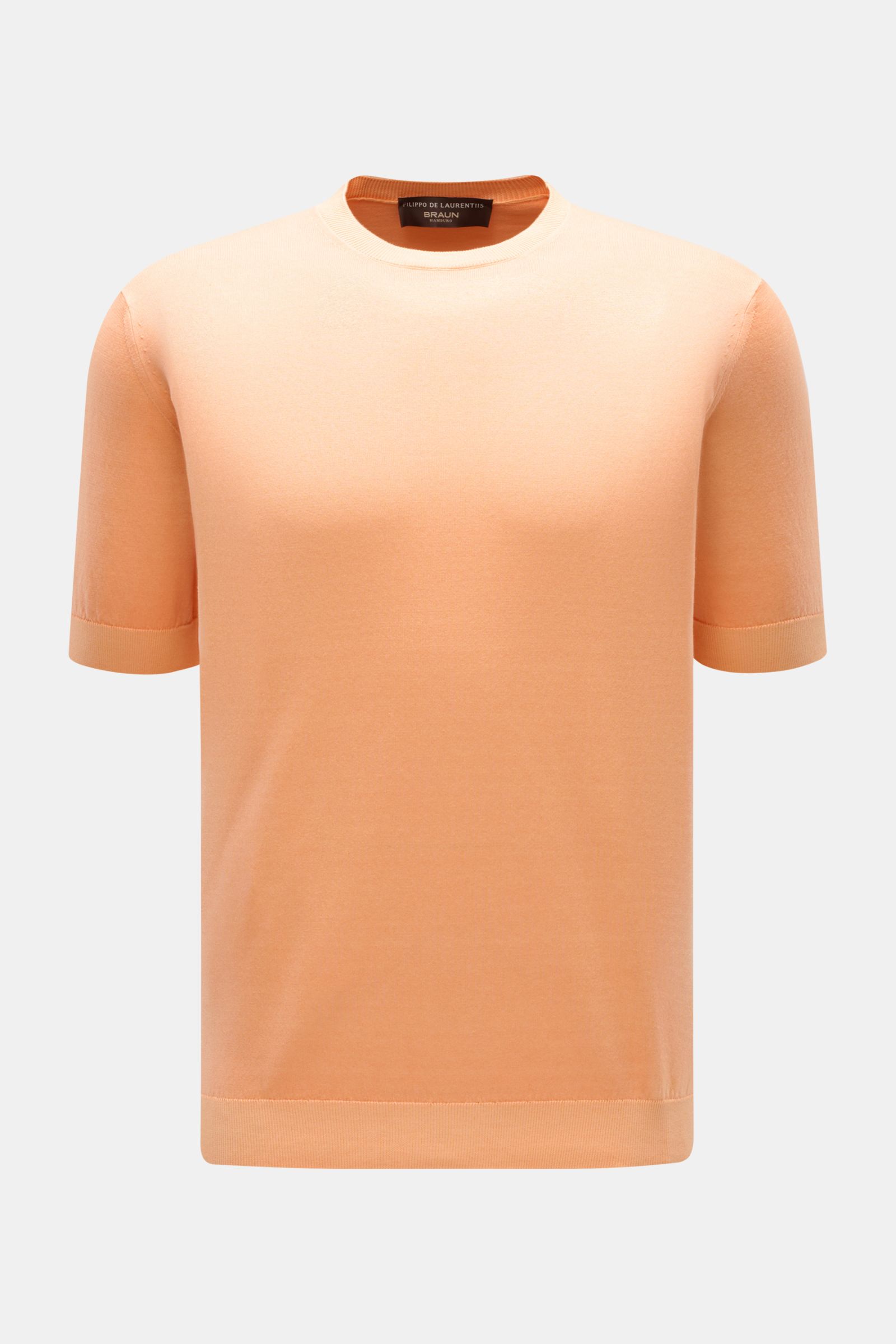 Front view of Filippo de Laurentiis Kurzarmpullover apricot, a slim fit short-sleeve pullover in pure cotton with soft feel, fine knit, round neckline, and comfortable ribbed cuffs; vielseitiges Basic: Der Kurzarmpullover von FILIPPO DE LAURENTIIS bestich