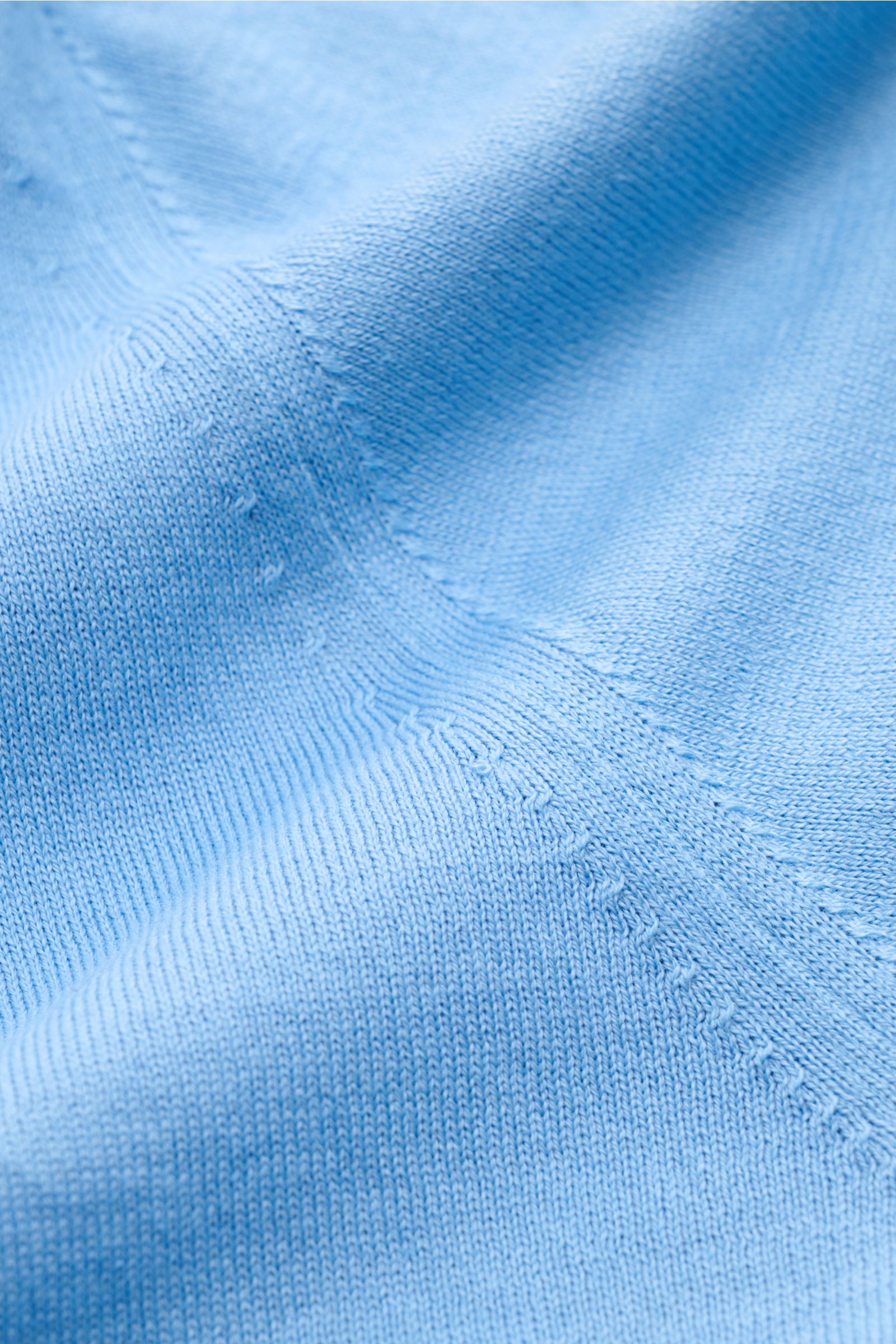 Filippo de Laurentiis Kurzarmpullover hellblau Nahaufnahme des feinen Strickbilds aus reiner Baumwolle mit weichem Griff und komfortablen Rippbündchen.