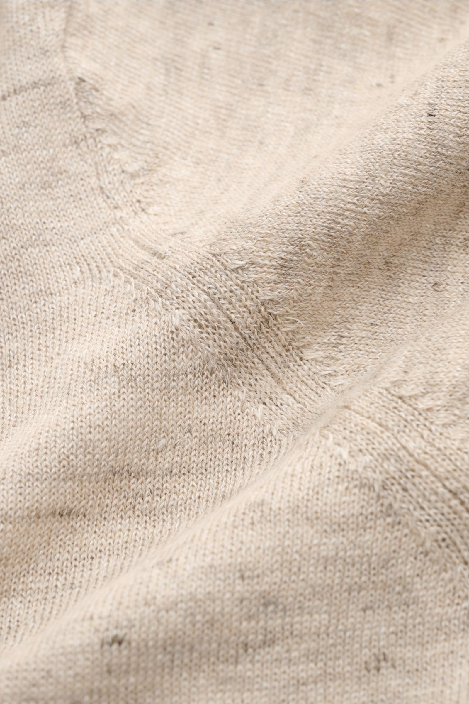 Filippo de Laurentiis Feinstrick-Kurzarmpullover beige meliert, Materialmix aus Leinen & Baumwolle, feines Strickbild, Slim Fit, Nahaufnahme der Struktur.