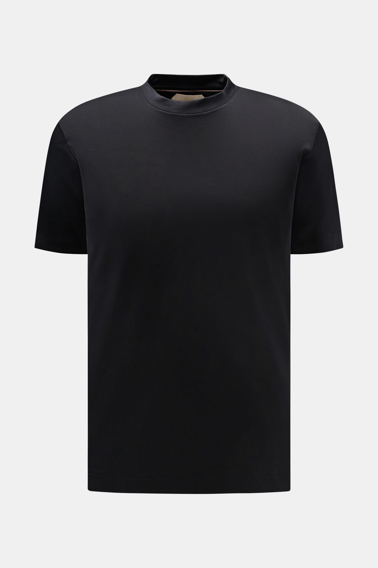 Aurélien Rundhals-T-Shirt schwarz, Slim Fit, Jersey aus ägyptischer Baumwolle, weicher Griff, Rundhalsausschnitt, kurze Saumschlitze, Frontansicht, dezentes Logo-Stitching hinten.