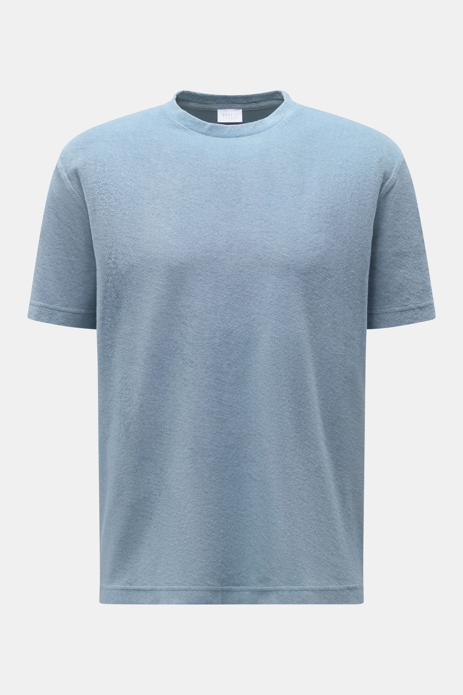 Front view of 04651/ A trip in a bag Terry T-shirt 'Terry Tee' smoky blue, made of soft terrycloth pure cotton fabric, crew neck, regular fit, with small woven label in side seam. The clean T-shirt 'Terry Tee' by 04651/ A TRIP IN A BAG is made of soft ter
