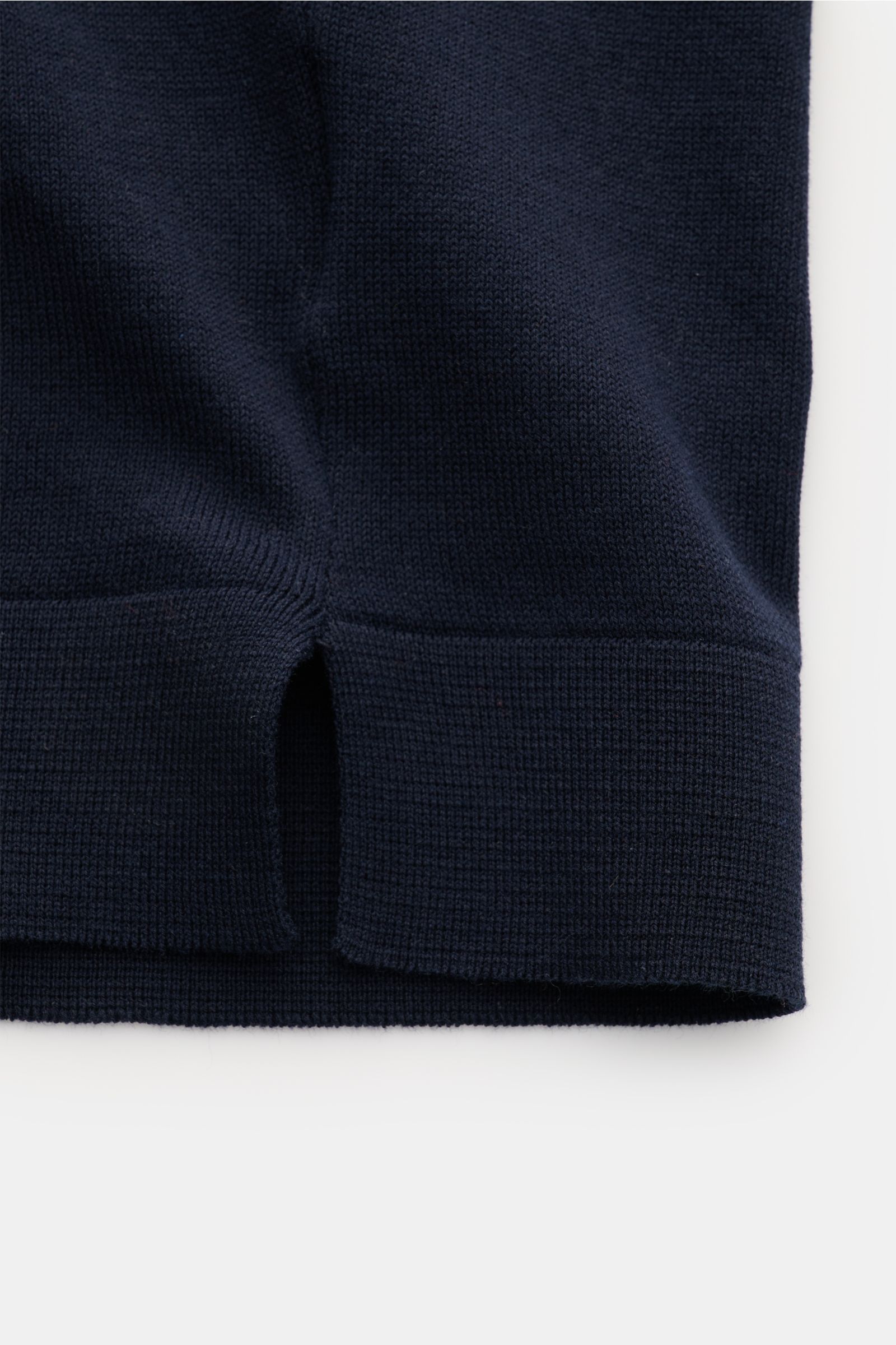 Filippo de Laurentiis Kurzarmpullover navy, Detailaufnahme der Saumnaht und feines Strickbild, reine Baumwolle, Slim Fit, Stehkragen, weicher Griff.