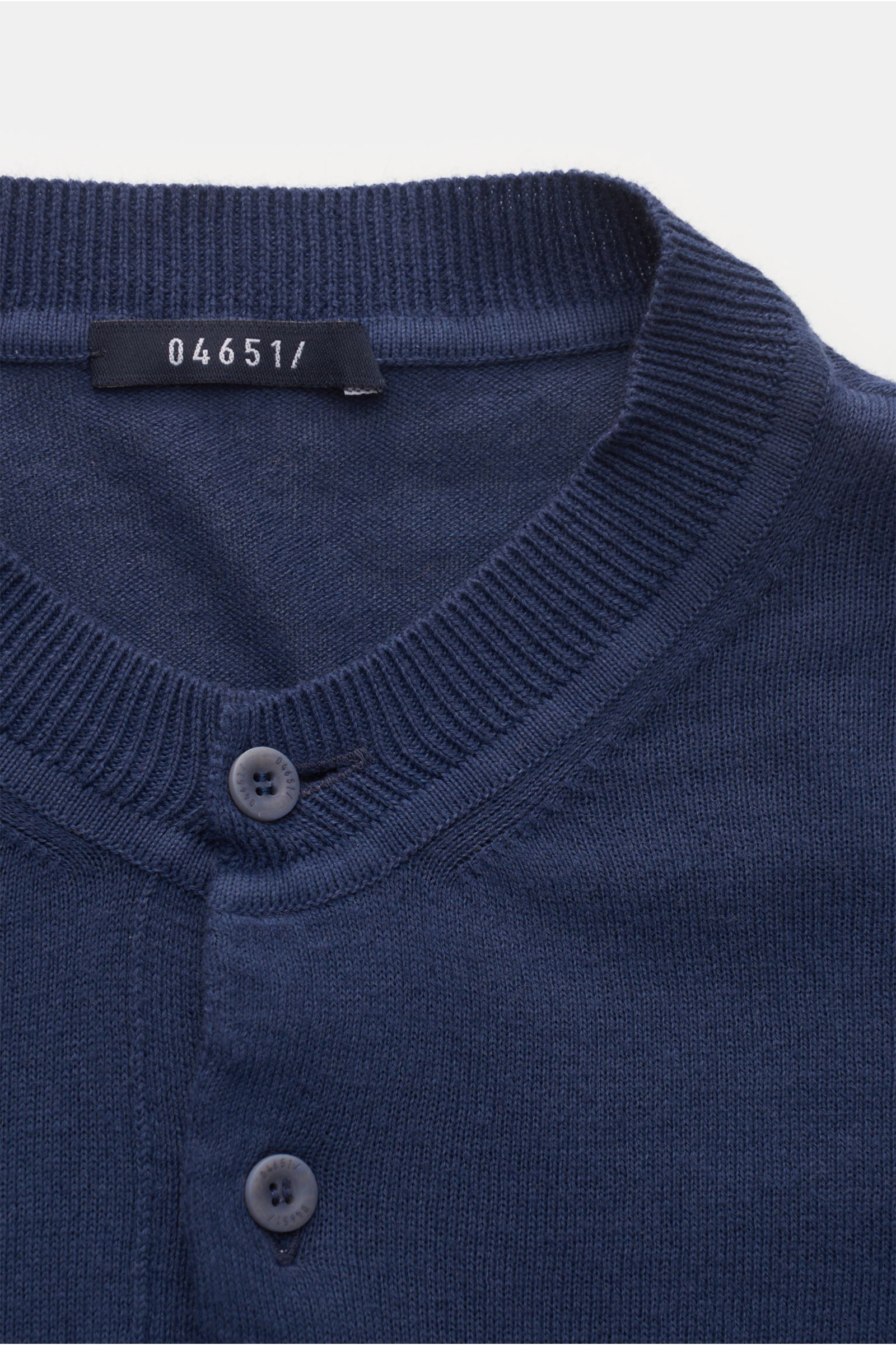 04651/ A trip in a bag Knit Henley T-shirt 'Foggy' navy