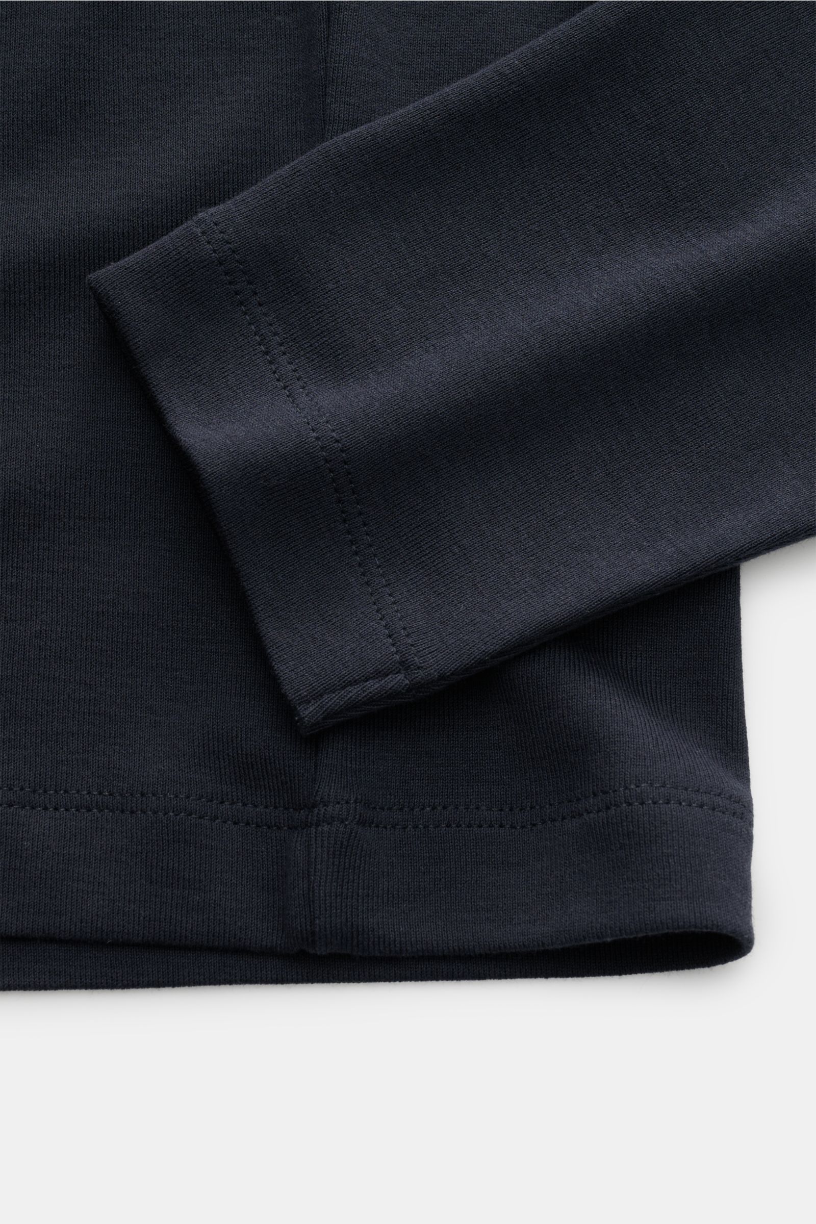 Close-up view of sleeve and hem details of the Stefan Brandt Turtleneck long sleeve 'Eli' dark navy, made of soft pure Pima cotton jersey with slim fit and turtleneck.