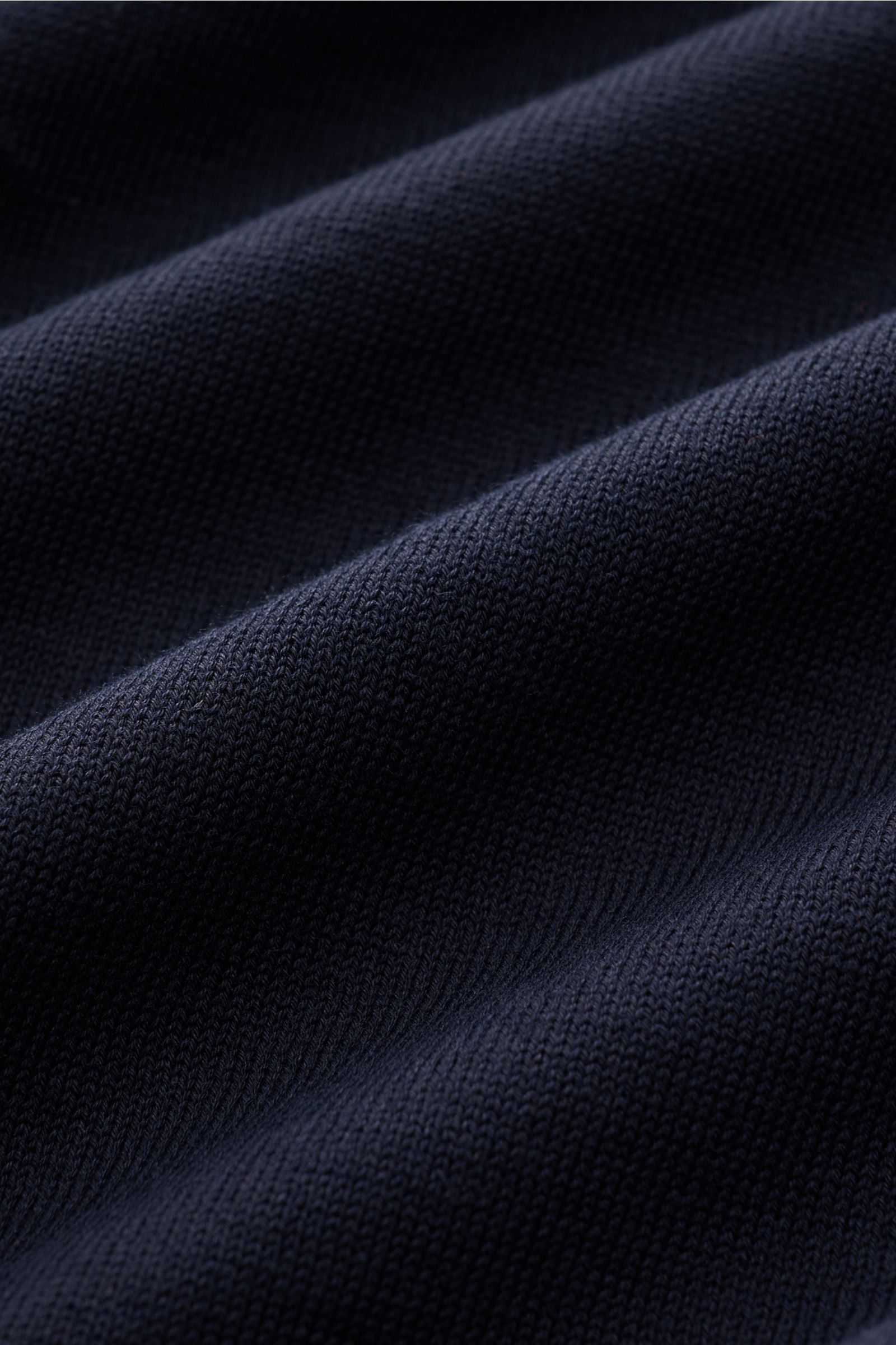 Filippo de Laurentiis Rundhalspullover navy in Nahaufnahme, feines Baumwollstrickbild, weicher Griff, Slim Fit, komfortable Bündchen.